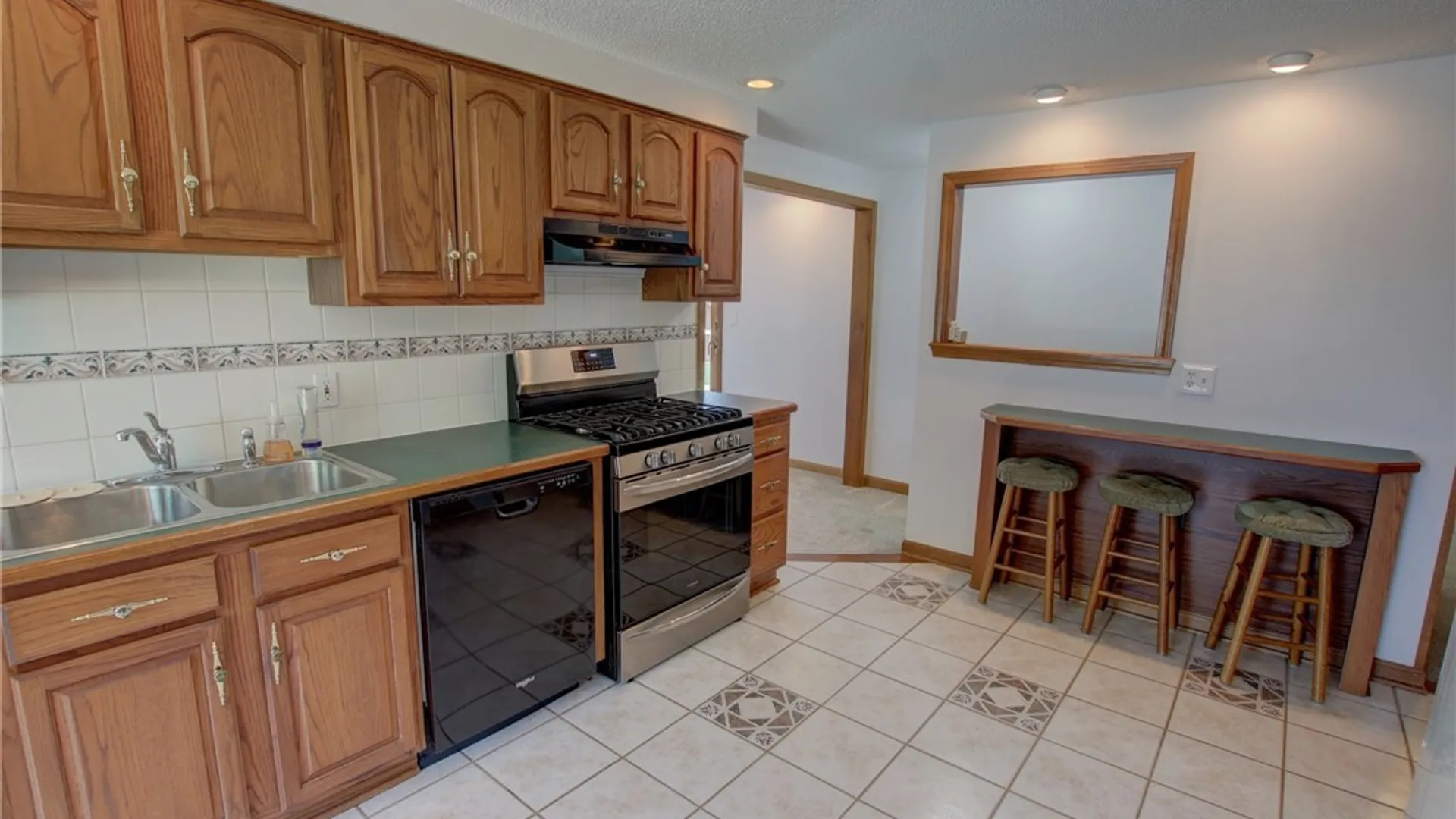 Property at 79 Davidson Drive, Cheektowaga, NY 14043 16