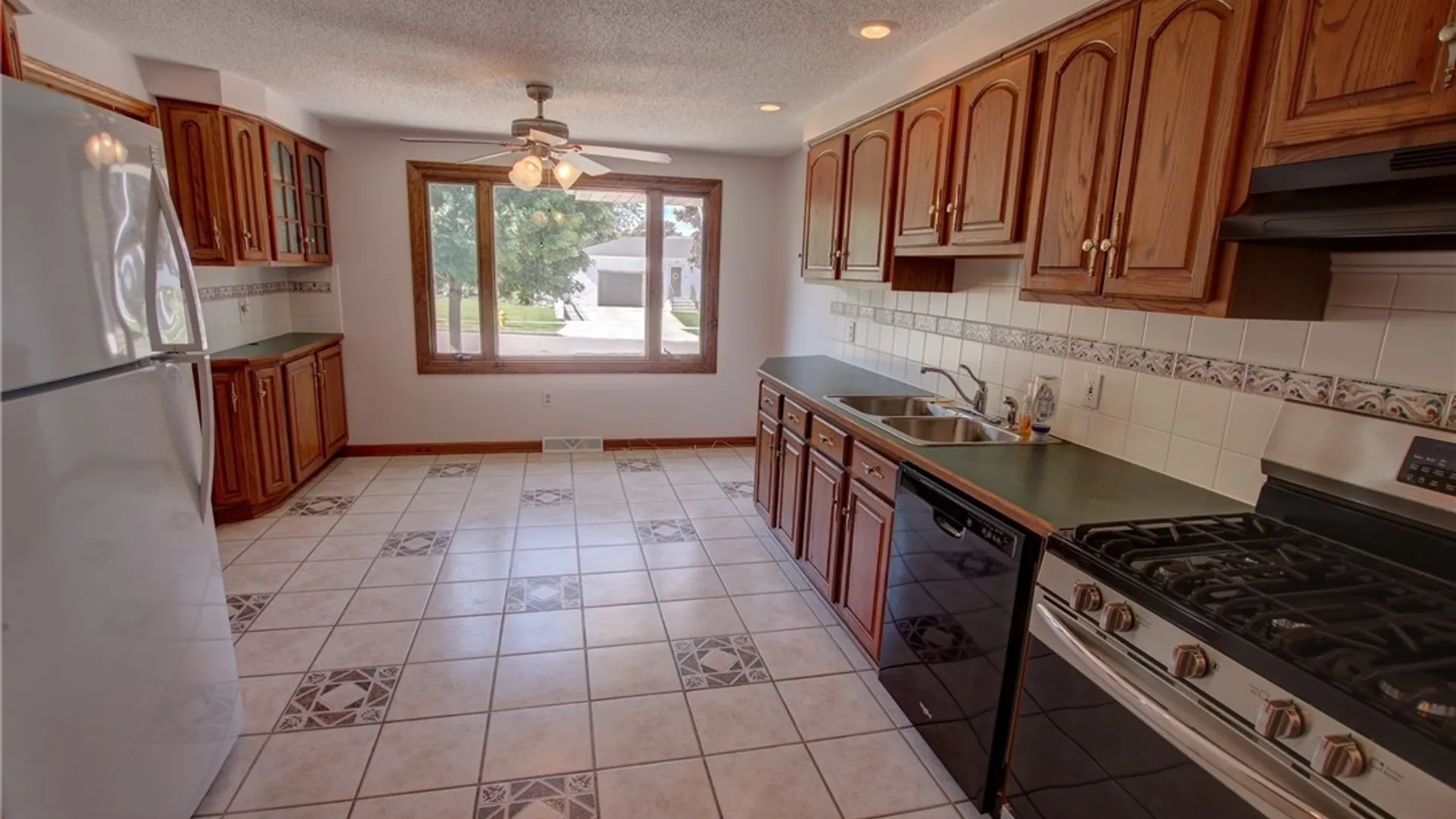 Property at 79 Davidson Drive, Cheektowaga, NY 14043 17