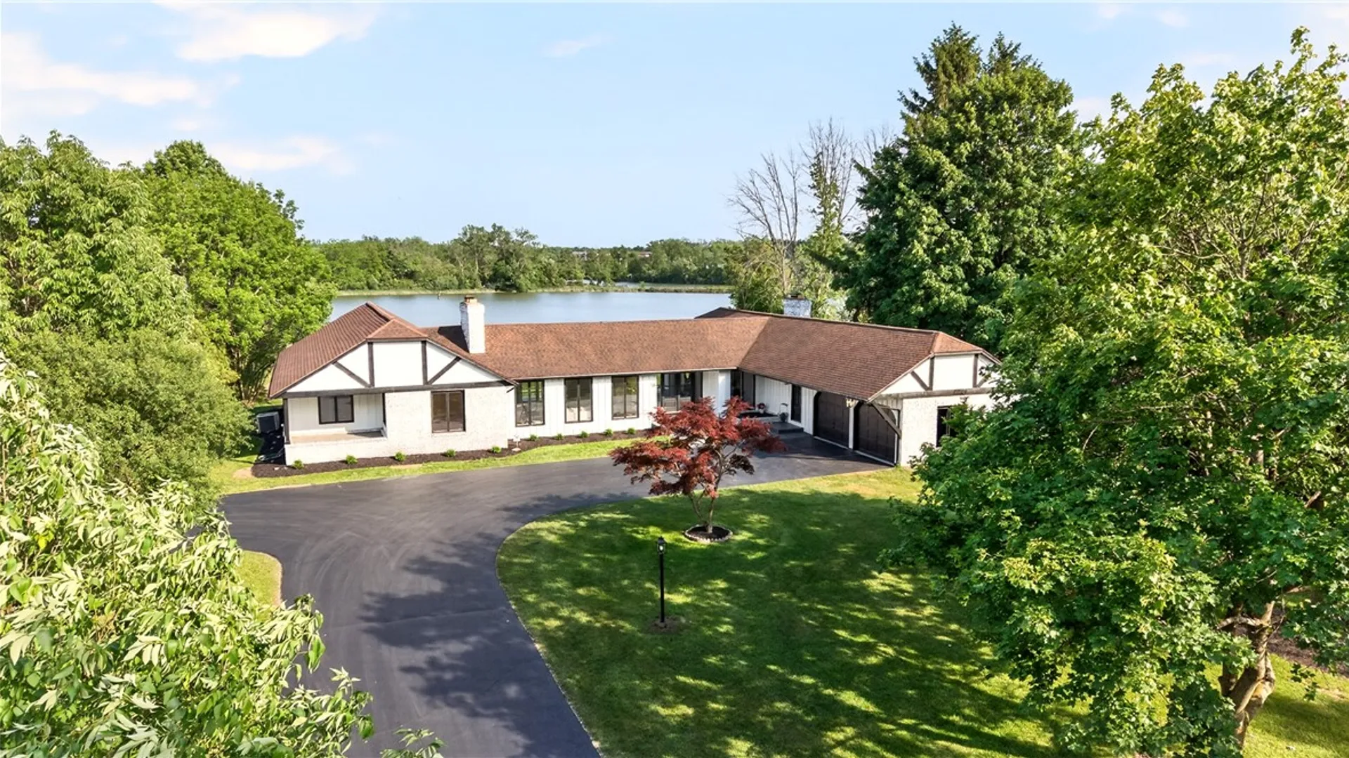 Property at 18 Widewaters Lane, Pittsford, NY 14534 43