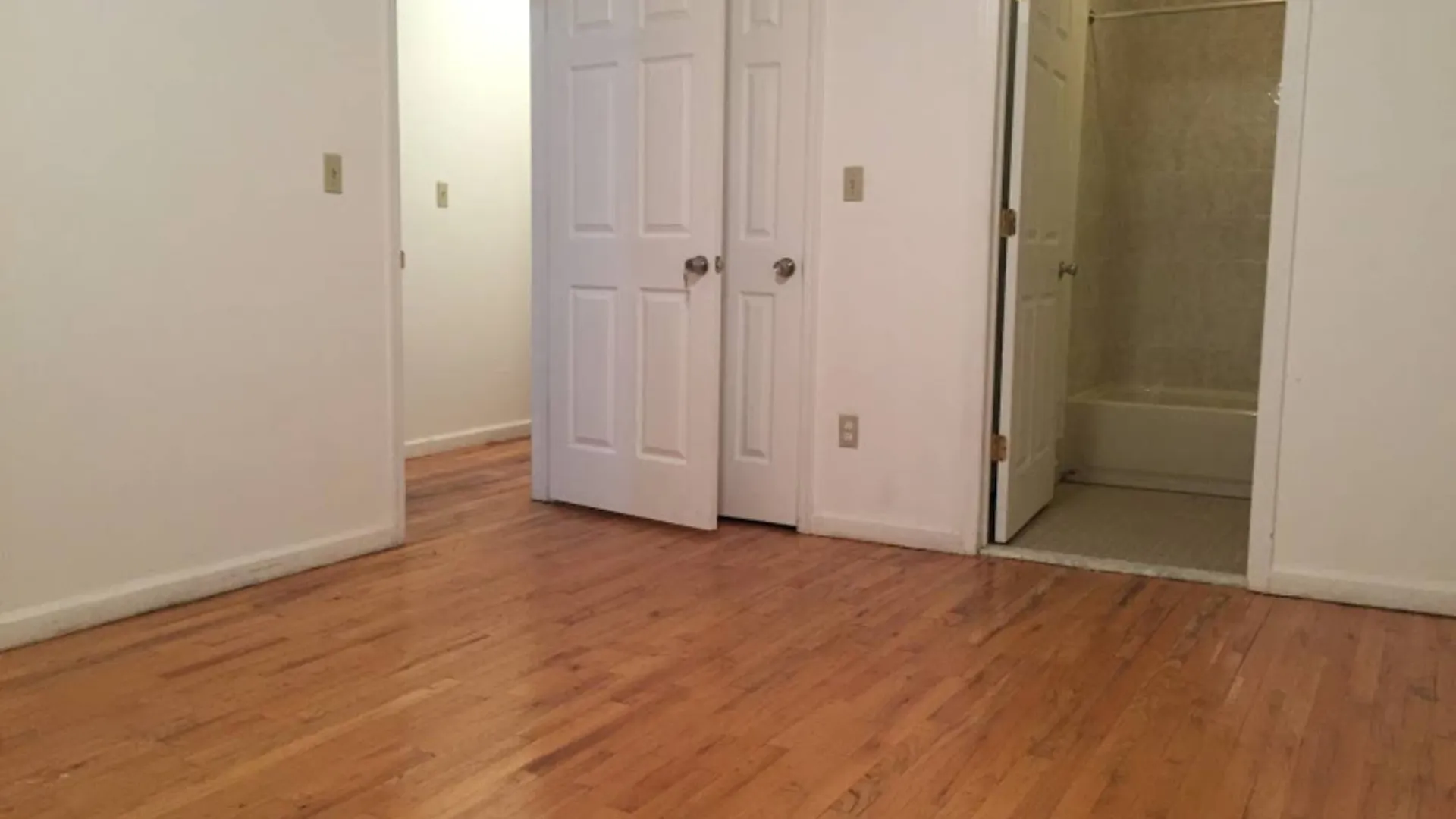 Property at 4334 Baychester Ave, Bronx, NY 10466 4