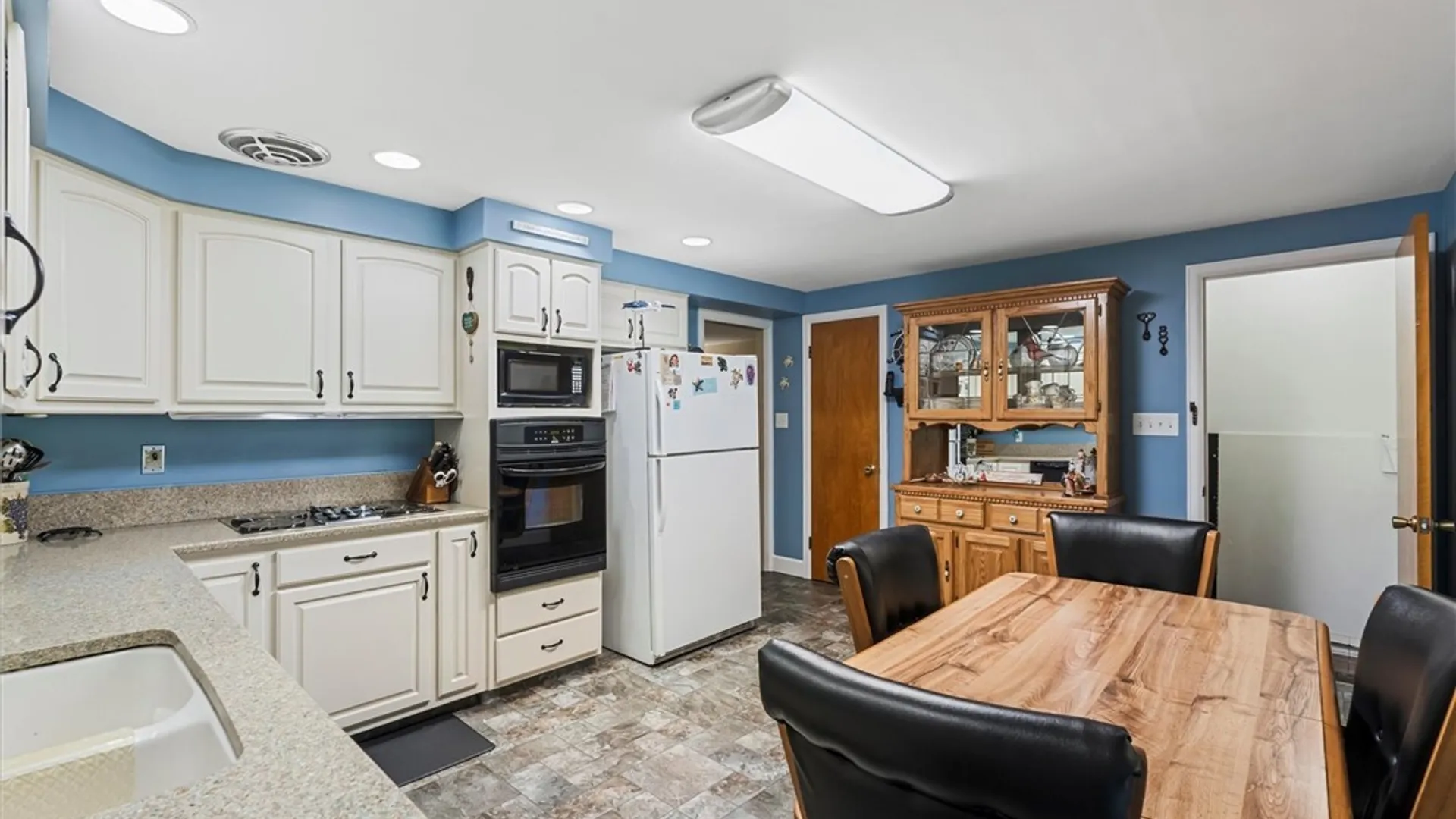 Property at 177 Thurlow Drive, Syracuse, NY 13205 22