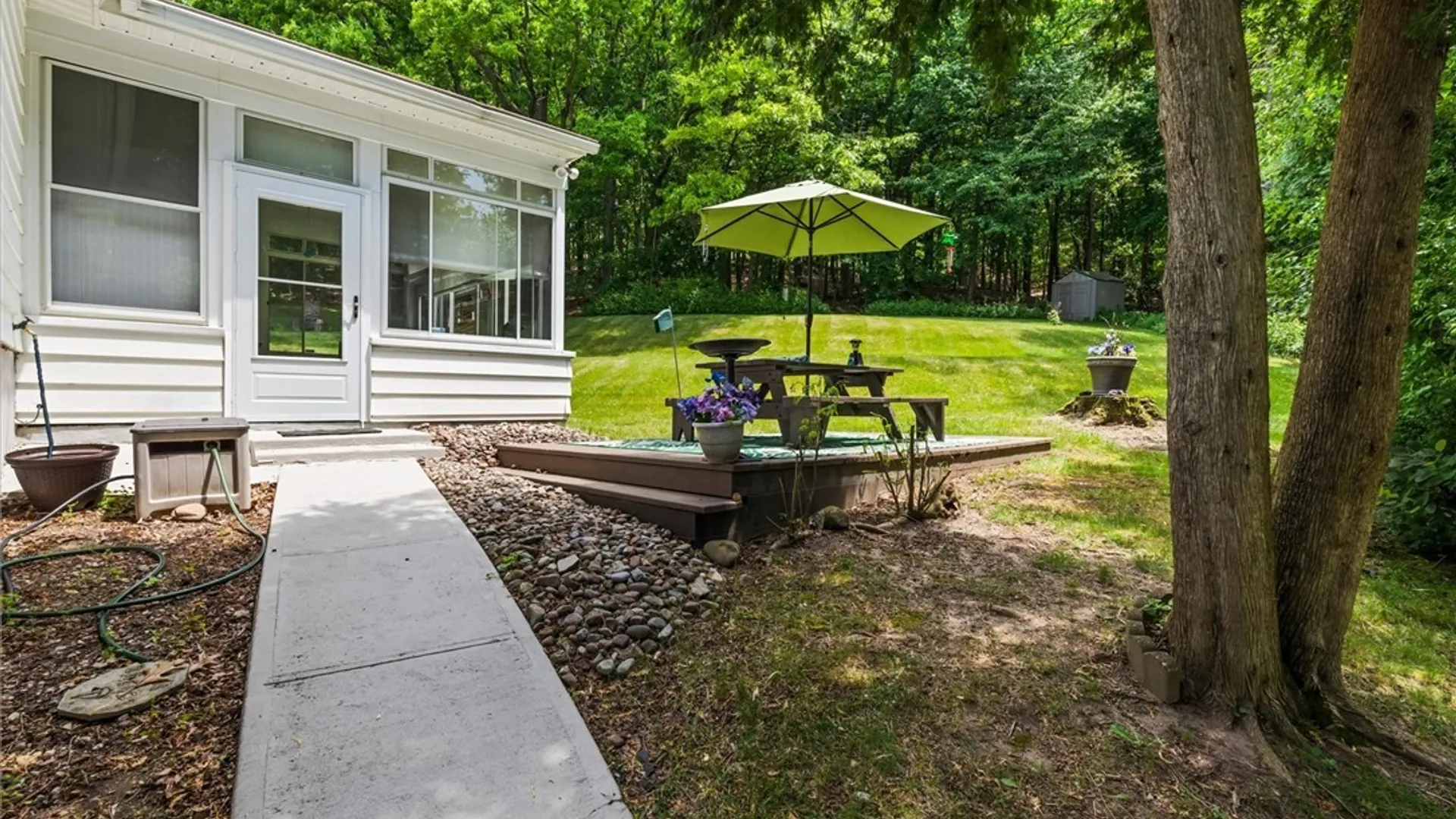 Property at 177 Thurlow Drive, Syracuse, NY 13205 32