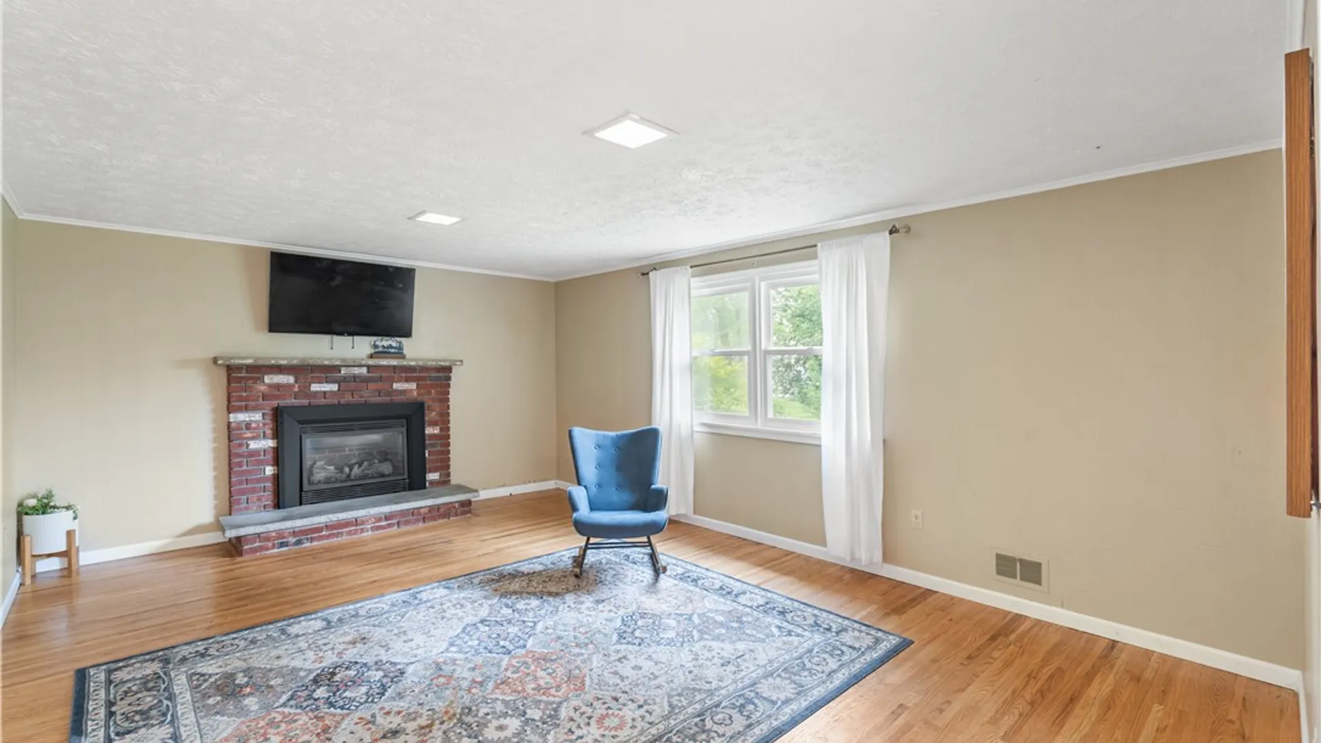 Property at 20 Paddington Drive, Gates, NY 14624 25