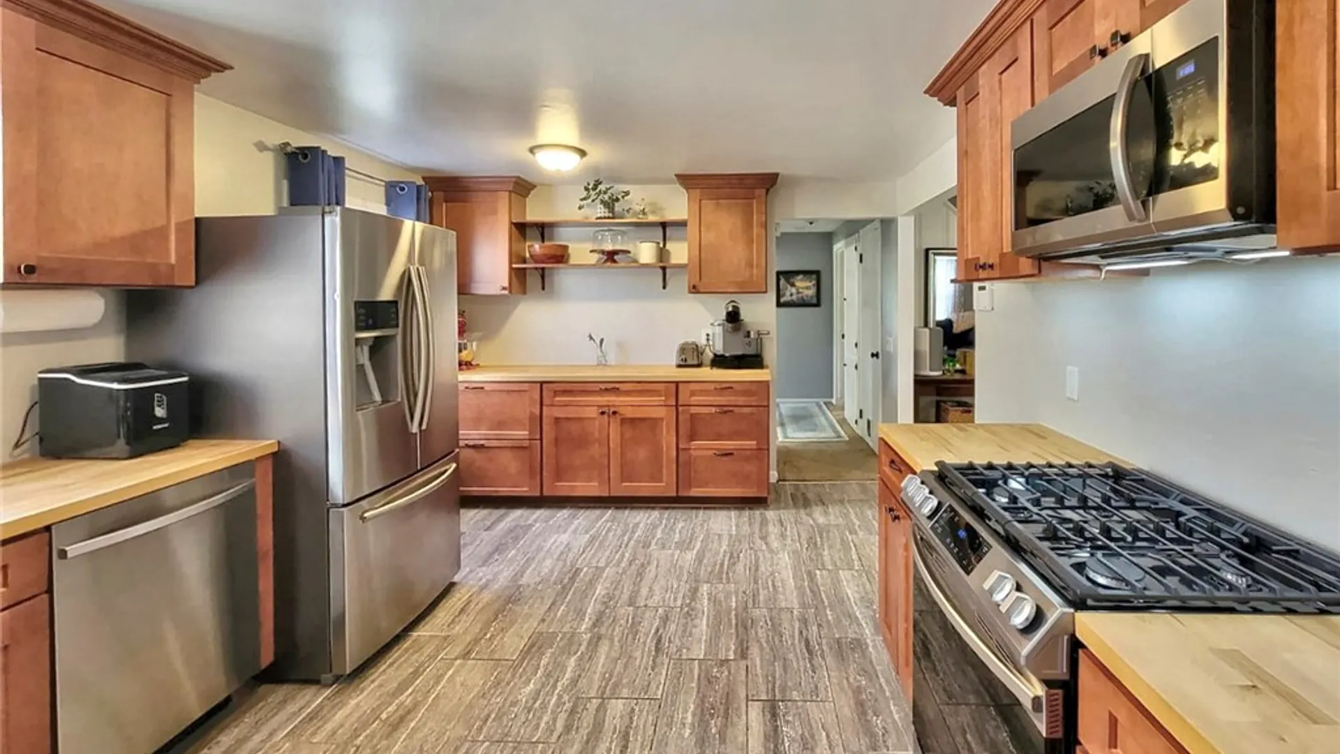 Property at 33 Mercedes Drive, Chili, NY 14624 7