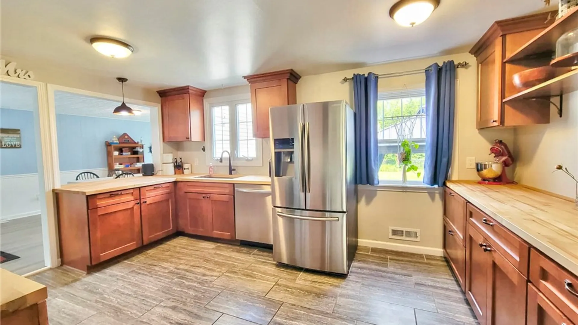Property at 33 Mercedes Drive, Chili, NY 14624 8