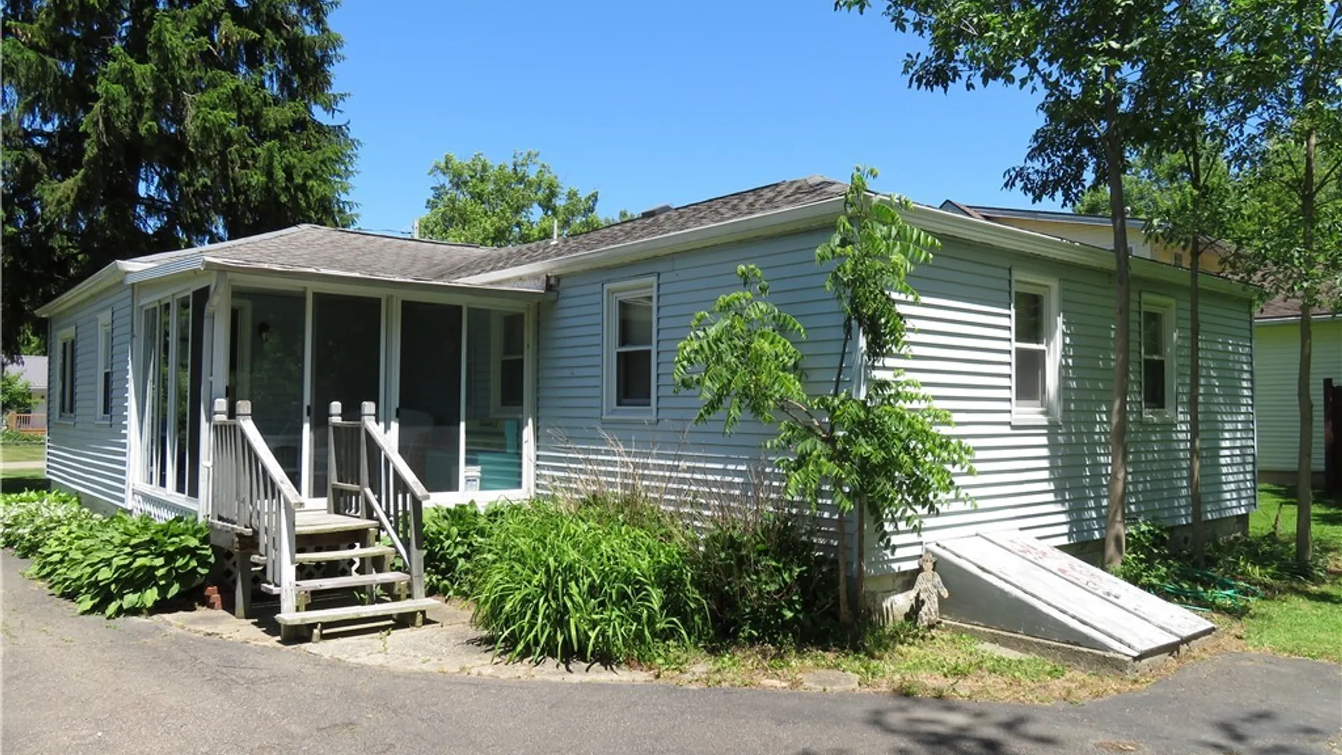 Property at 571 Tuscarora Road, Evans, NY 14006 5