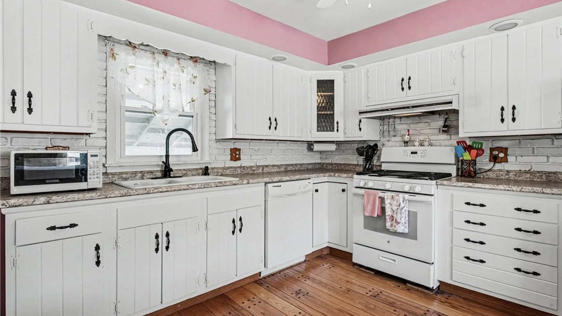 Property at 146 Franklin Street, Auburn, NY 13021 8