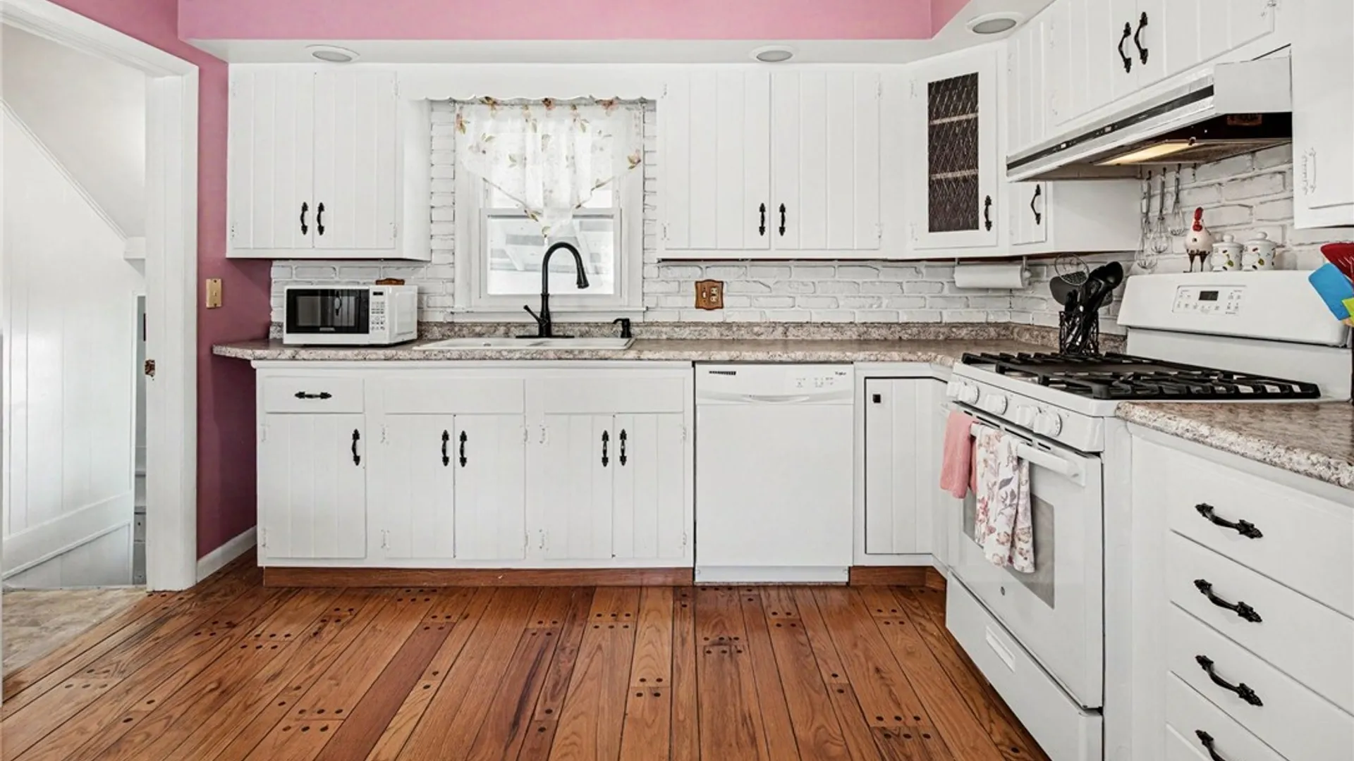 Property at 146 Franklin Street, Auburn, NY 13021 9