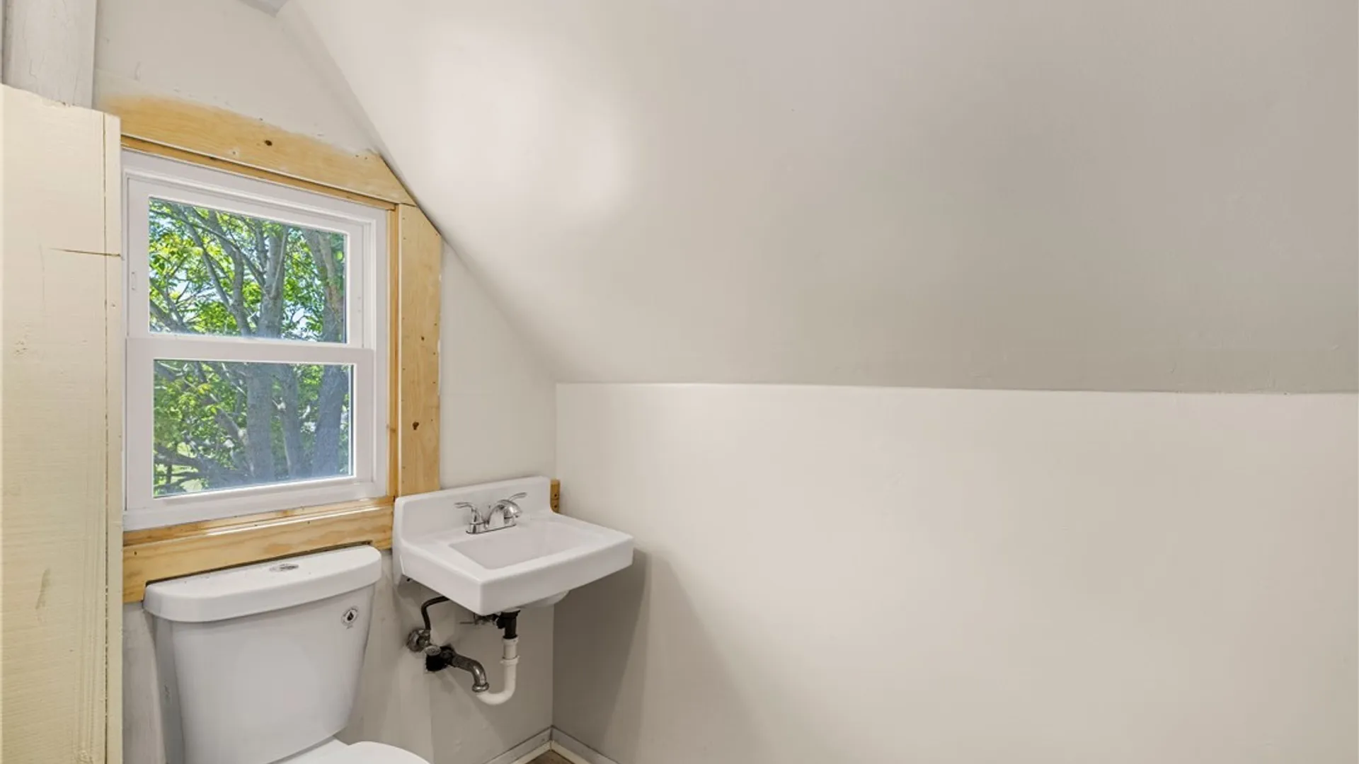 Property at 2323 Mackenna Avenue, Niagara Falls, NY 14303 15
