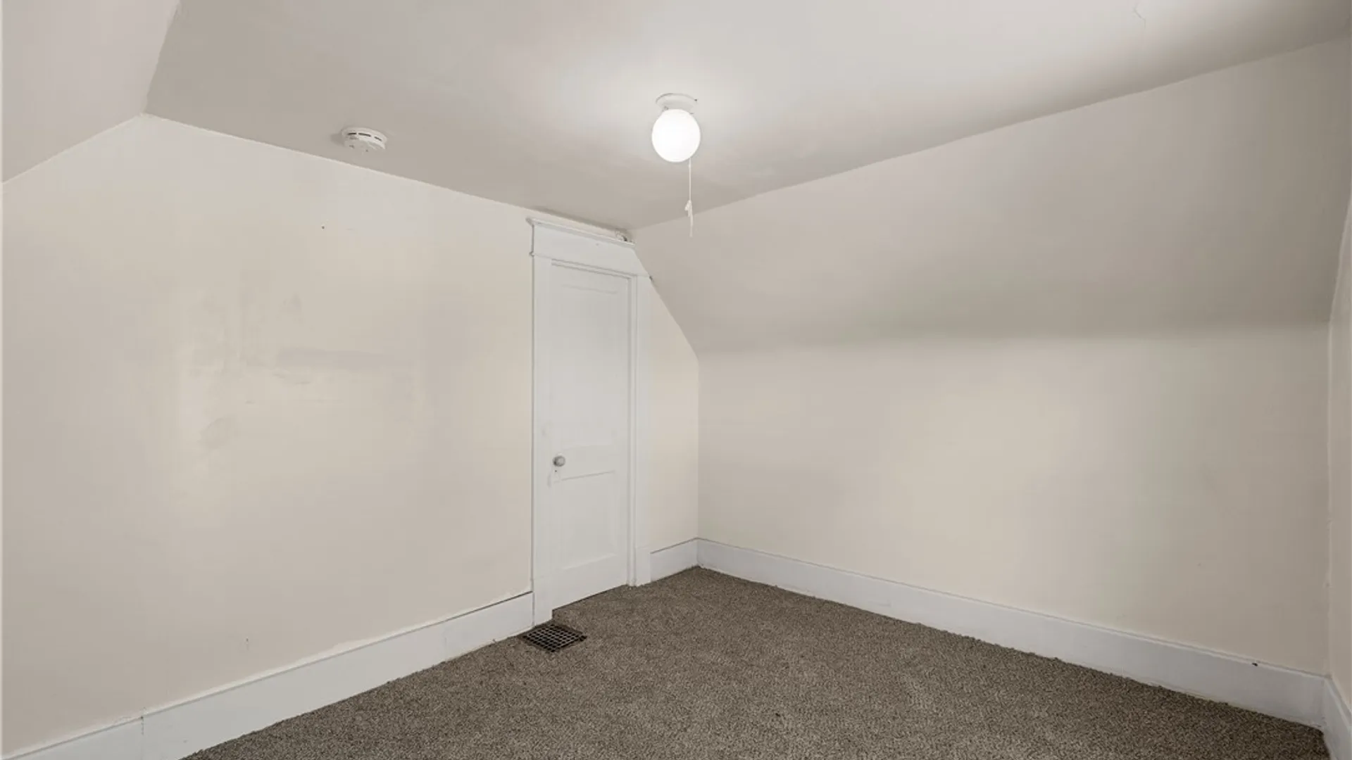 Property at 2323 Mackenna Avenue, Niagara Falls, NY 14303 20