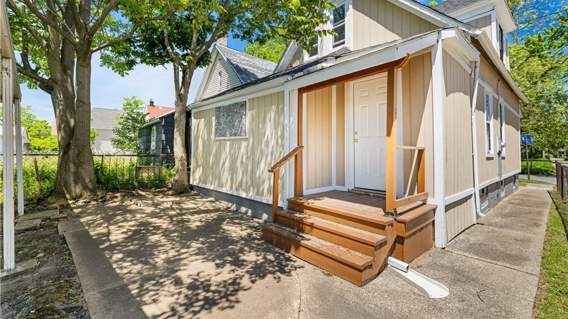 Property at 2323 Mackenna Avenue, Niagara Falls, NY 14303 23