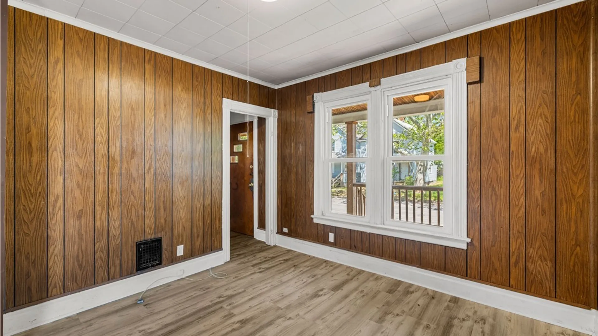 Property at 2323 Mackenna Avenue, Niagara Falls, NY 14303 5