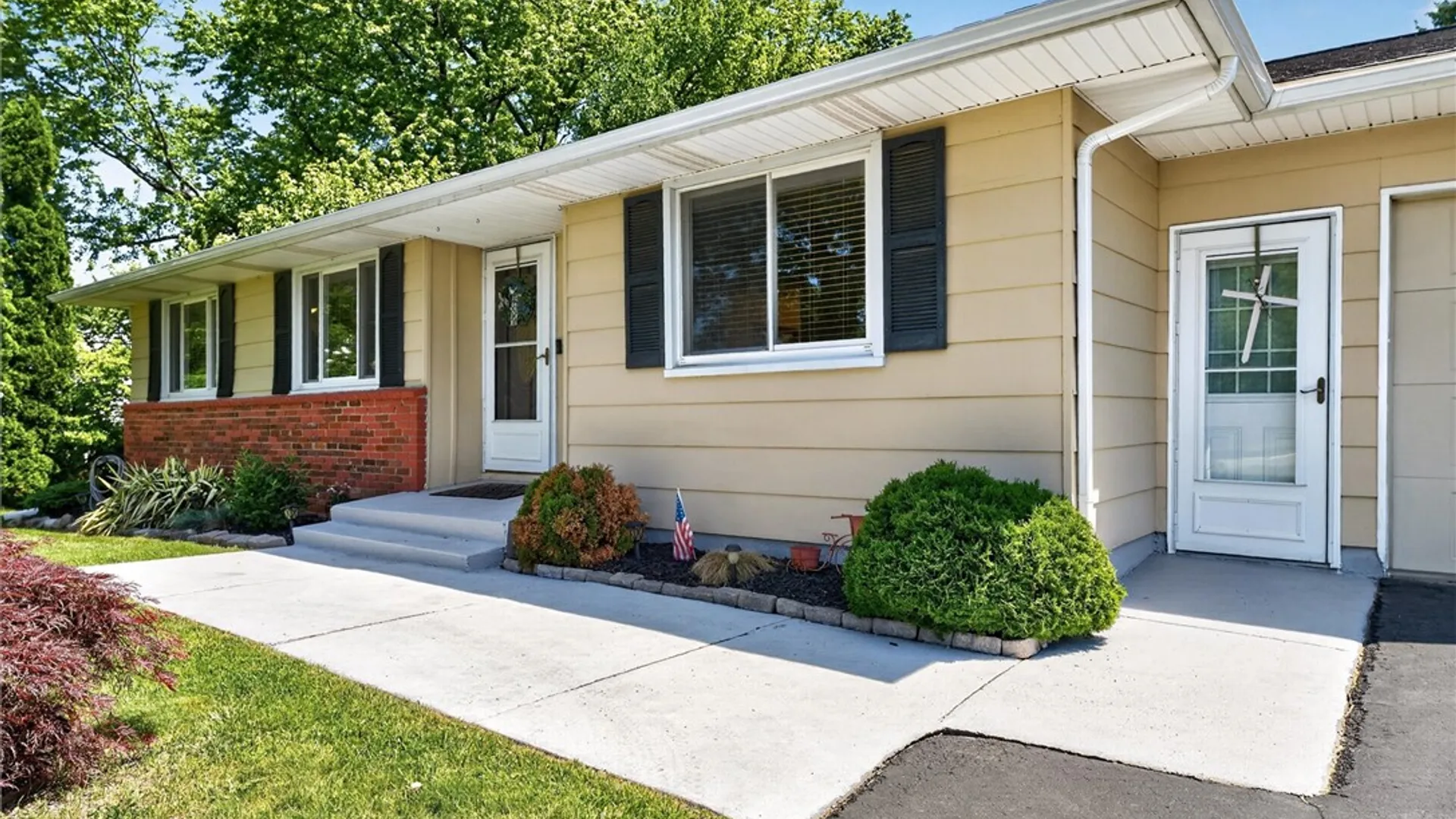 Property at 859 Tait Avenue, Greece, NY 14616 4