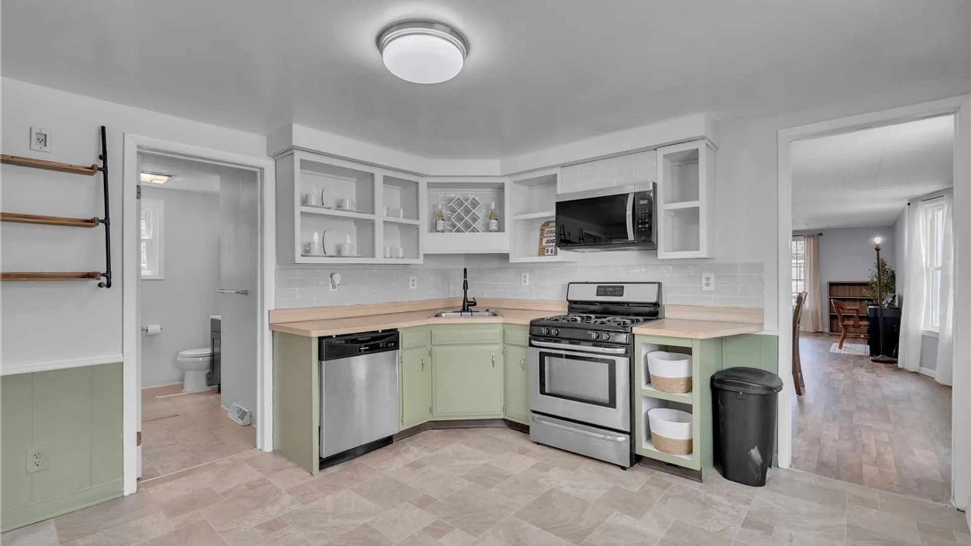 Property at 15 Seneca Pksd, Buffalo, NY 14210 11