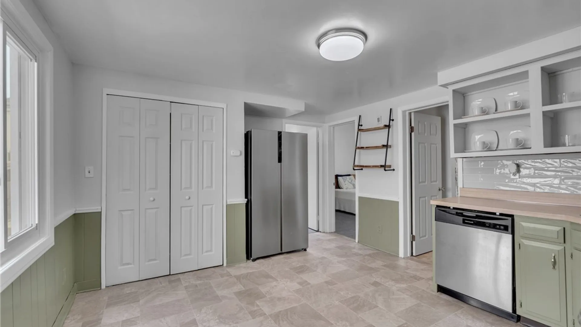 Property at 15 Seneca Pksd, Buffalo, NY 14210 12