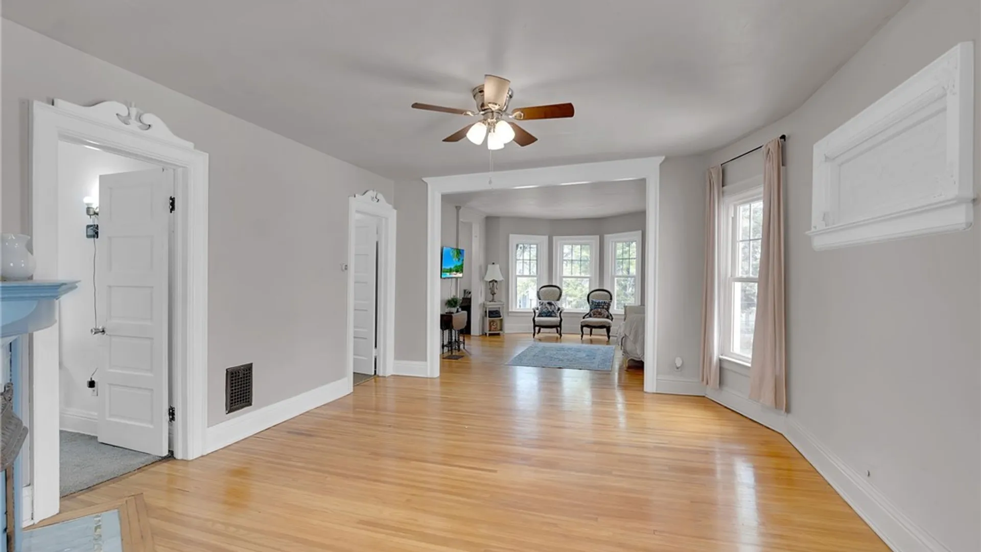 Property at 15 Seneca Pksd, Buffalo, NY 14210 24