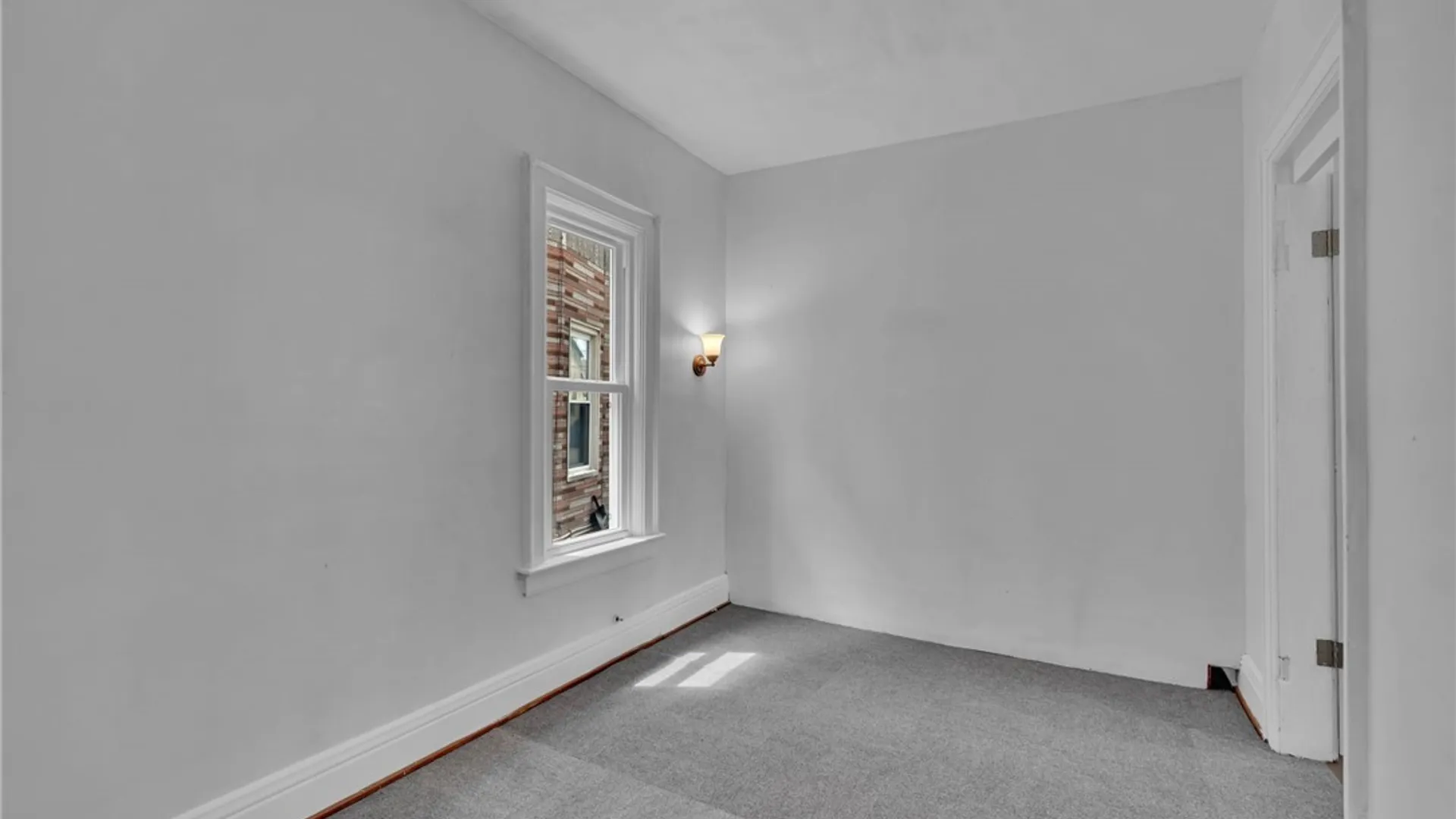 Property at 15 Seneca Pksd, Buffalo, NY 14210 9