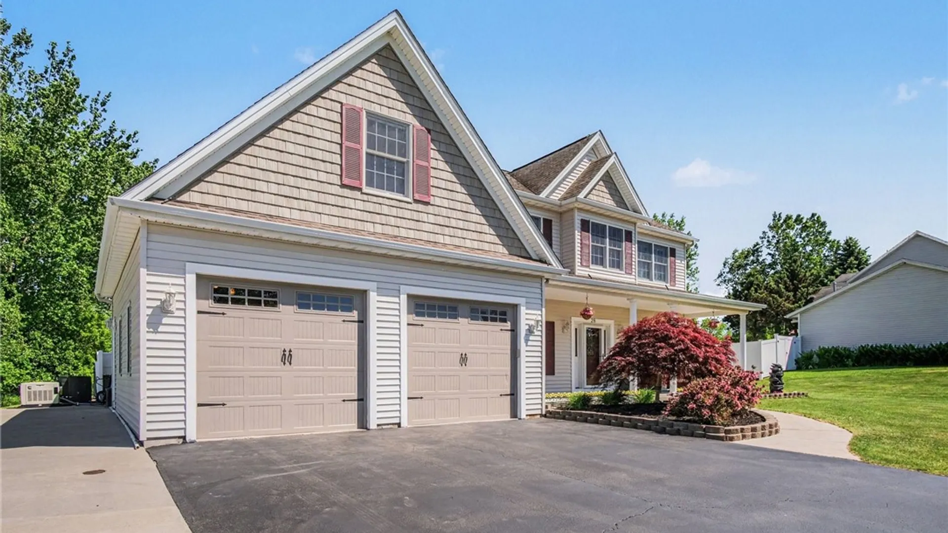 Property at 28 Countryside Dr, Hamlin, NY 14464 4
