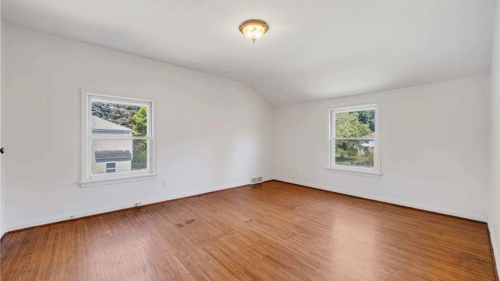 Property at 261 Rogers Parkway, Irondequoit, NY 14617 15