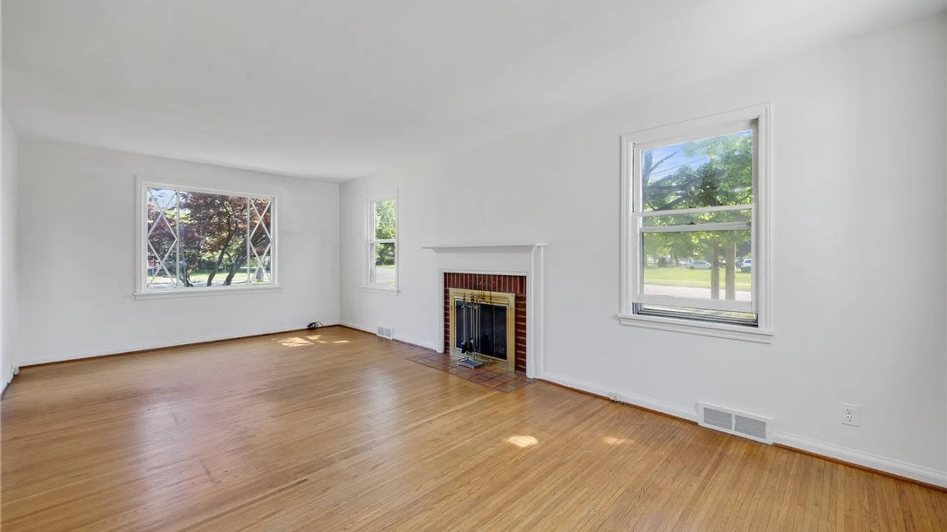 Property at 261 Rogers Parkway, Irondequoit, NY 14617 5