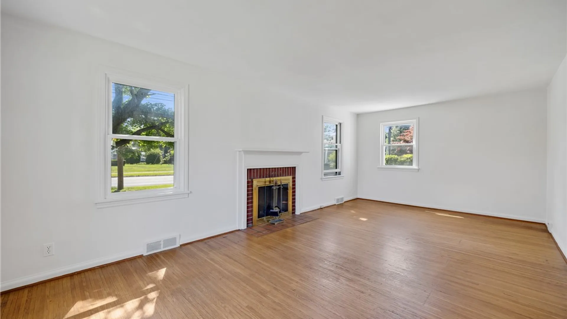 Property at 261 Rogers Parkway, Irondequoit, NY 14617 7