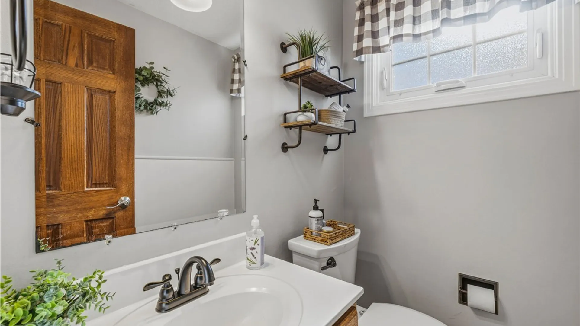 Property at 80 Roosevelt Avenue, Lancaster, NY 14086 17
