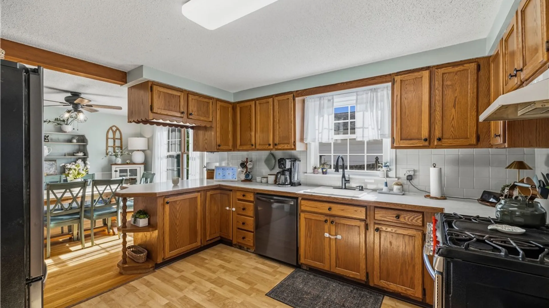 Property at 80 Roosevelt Avenue, Lancaster, NY 14086 5