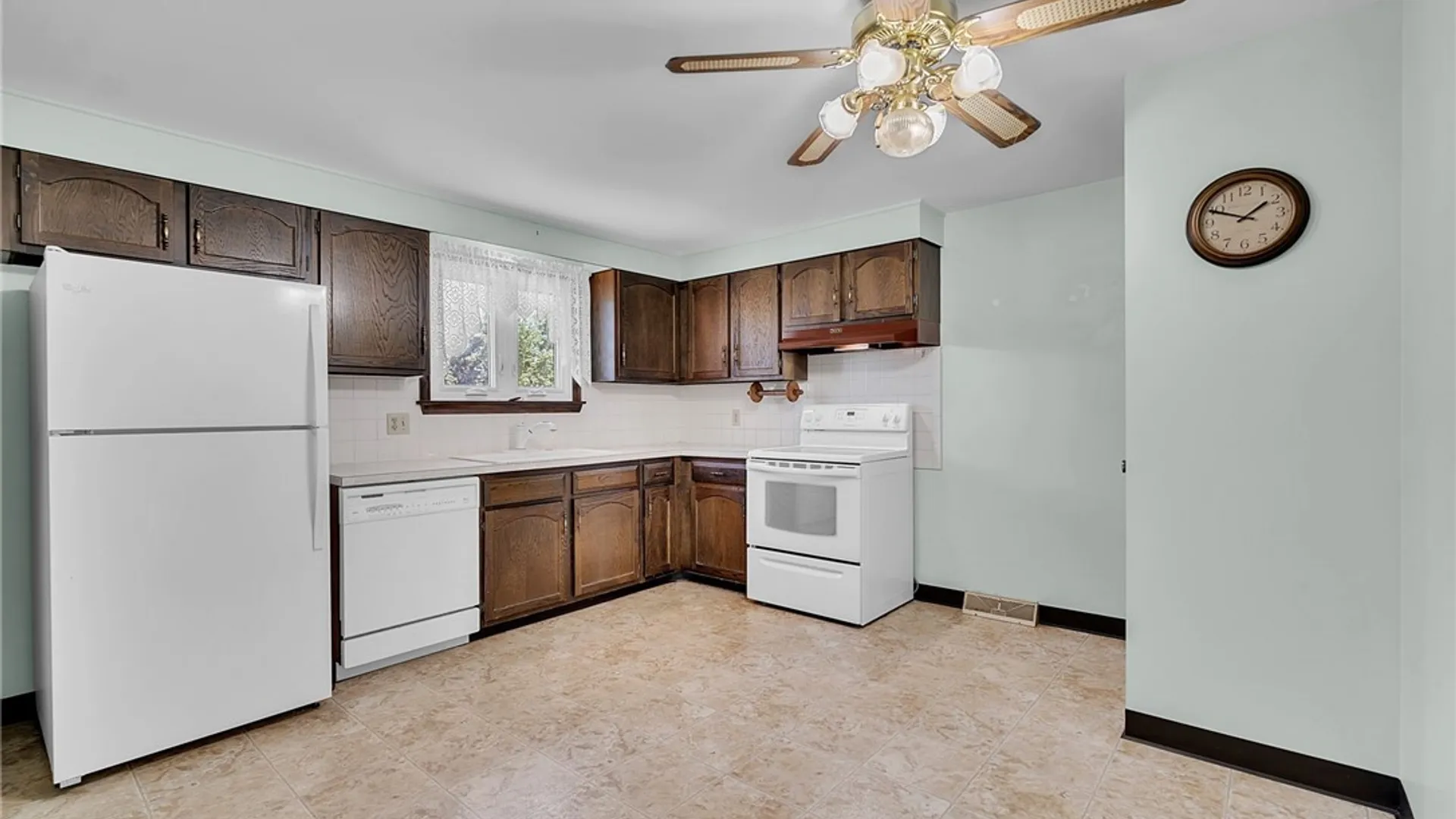 Property at 87 Knollwood Drive, Cheektowaga, NY 14227 10