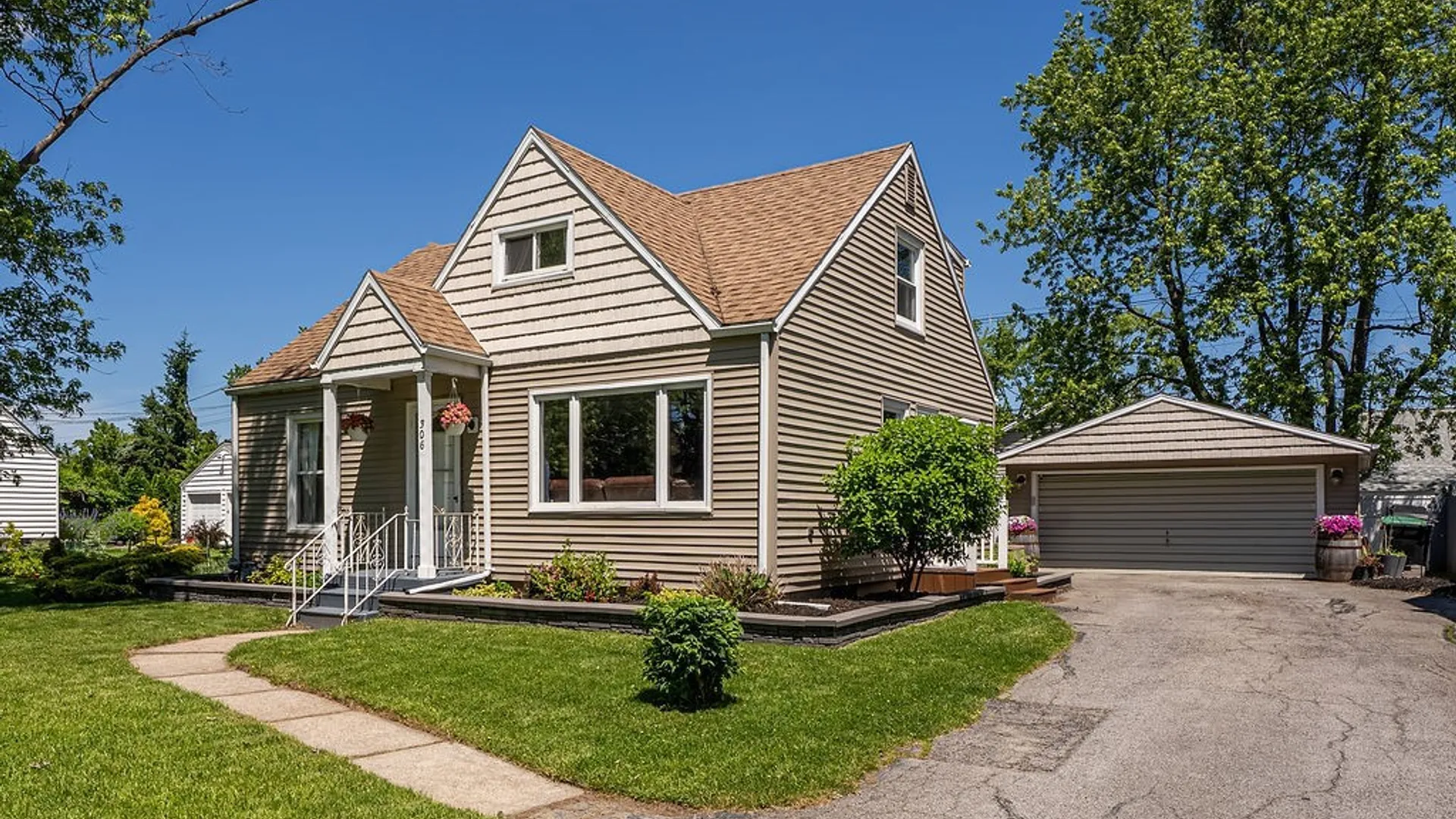Property at 306 Northwood Drive, Tonawanda, NY 14223 2