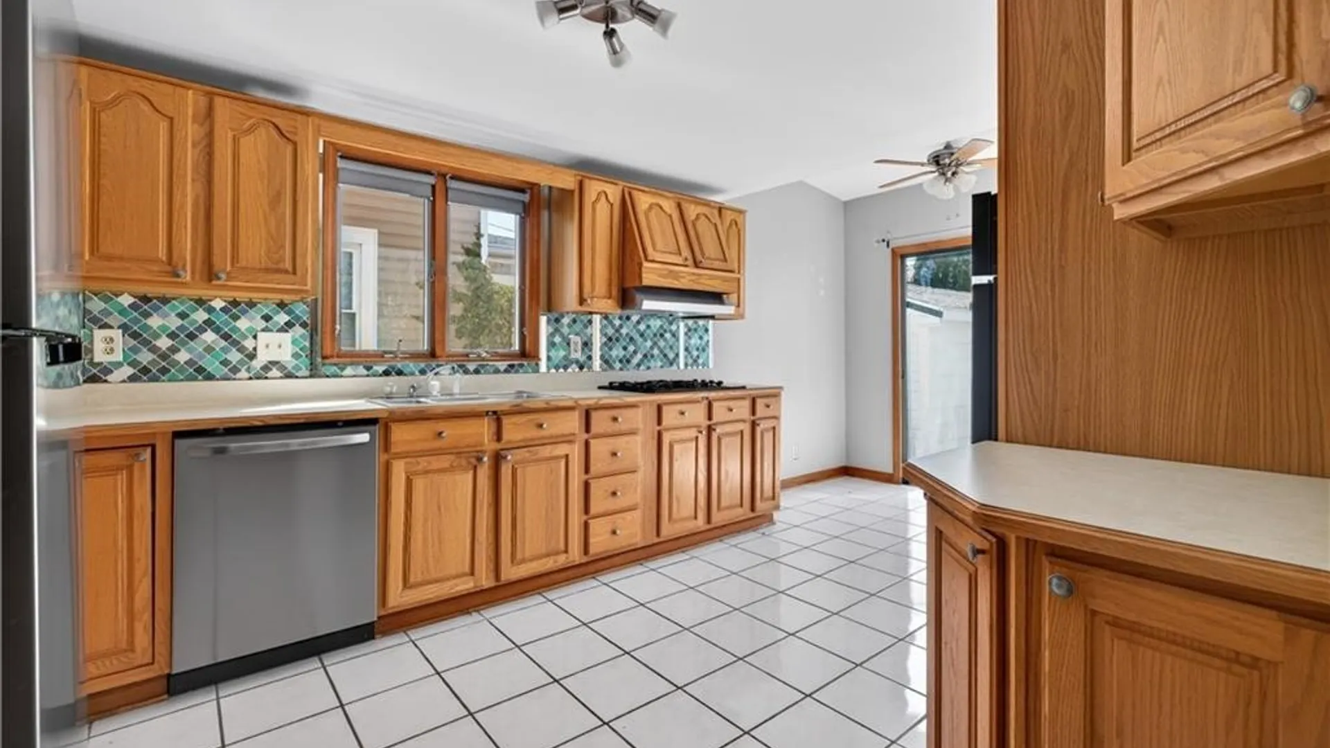 Property at 172 Tremont Avenue, Tonawanda, NY 14217 5