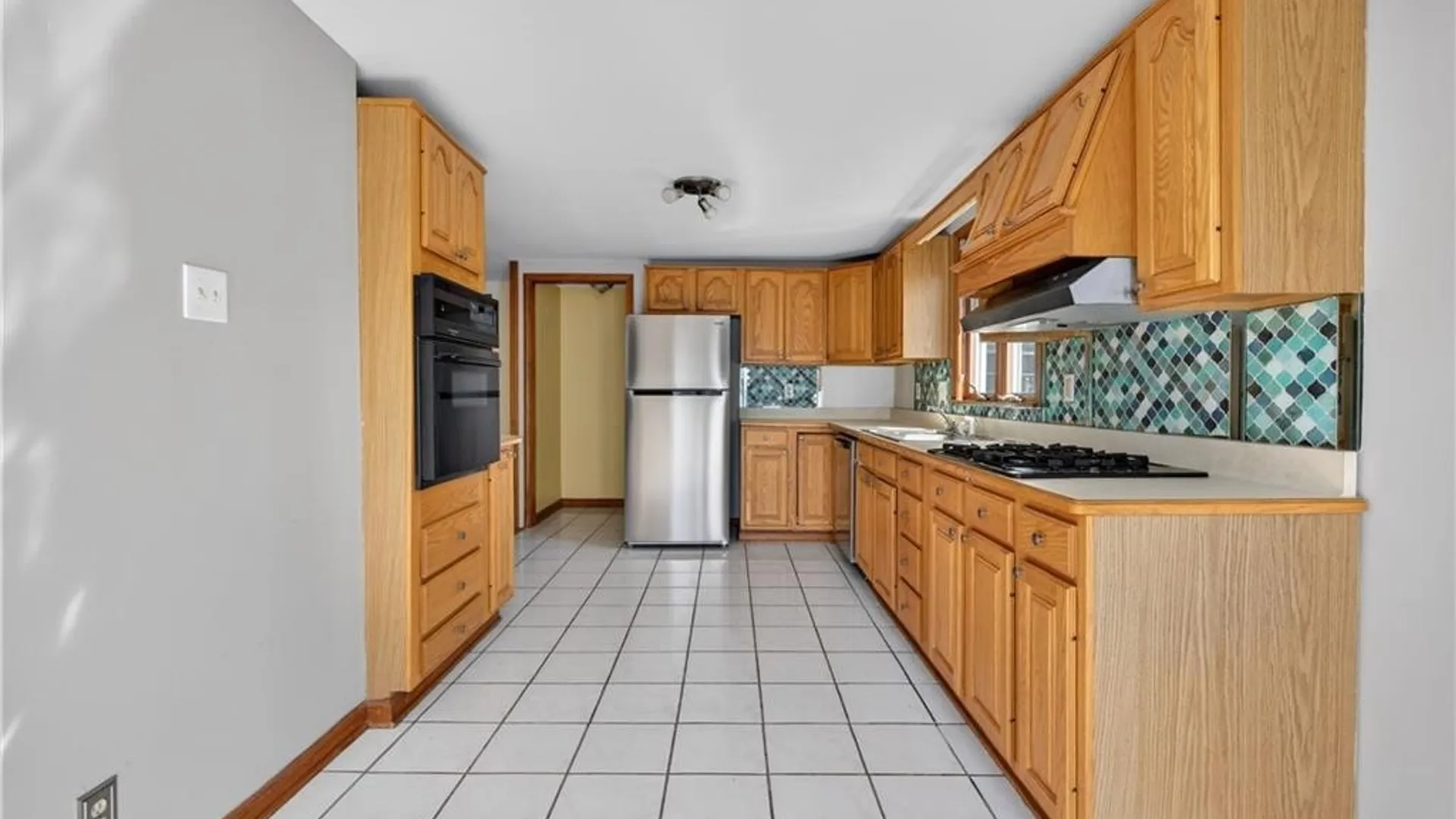 Property at 172 Tremont Avenue, Tonawanda, NY 14217 6