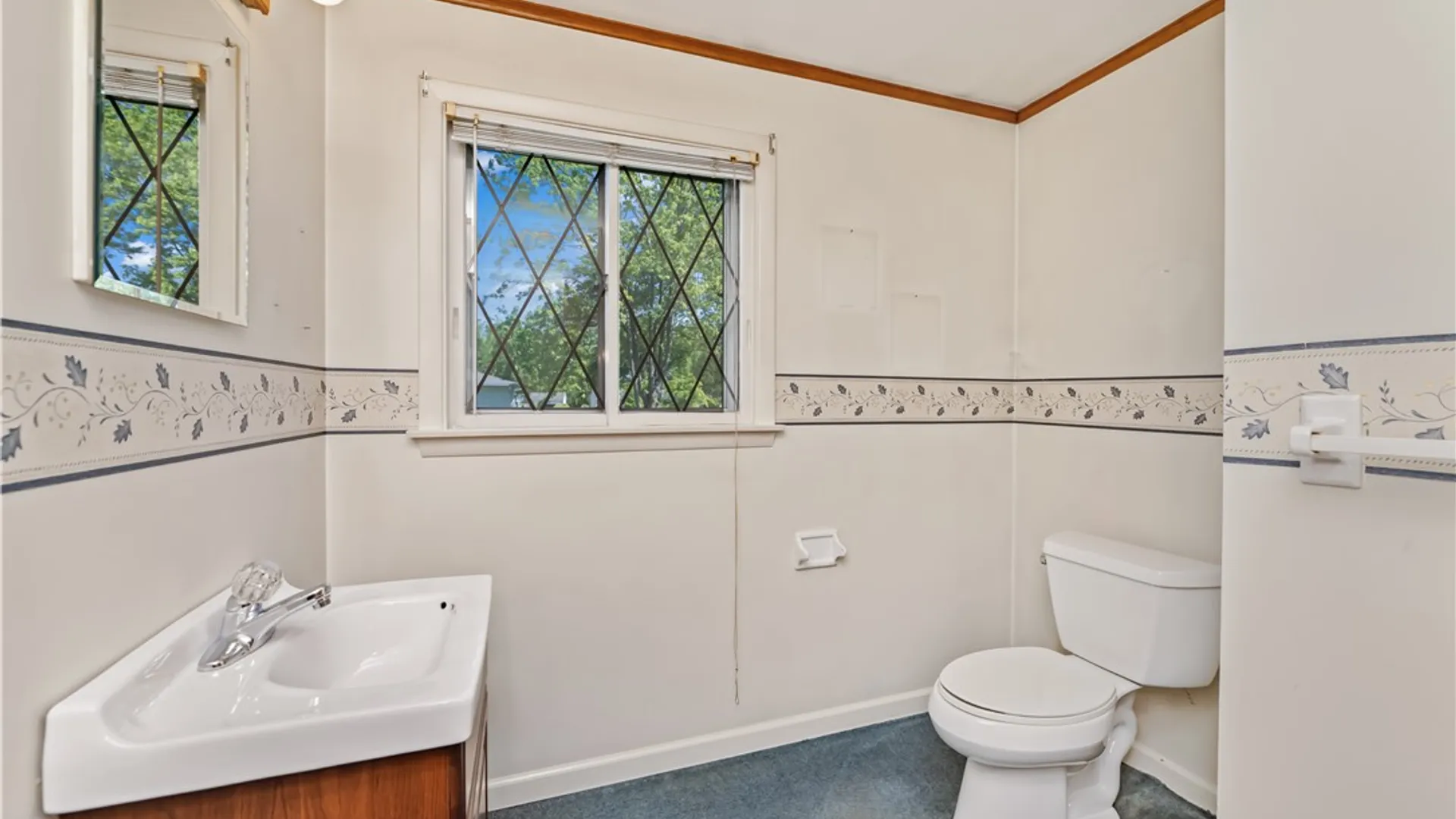 Property at 250 Lake Shore Boulevard Extension, Irondequoit, NY 14617 15