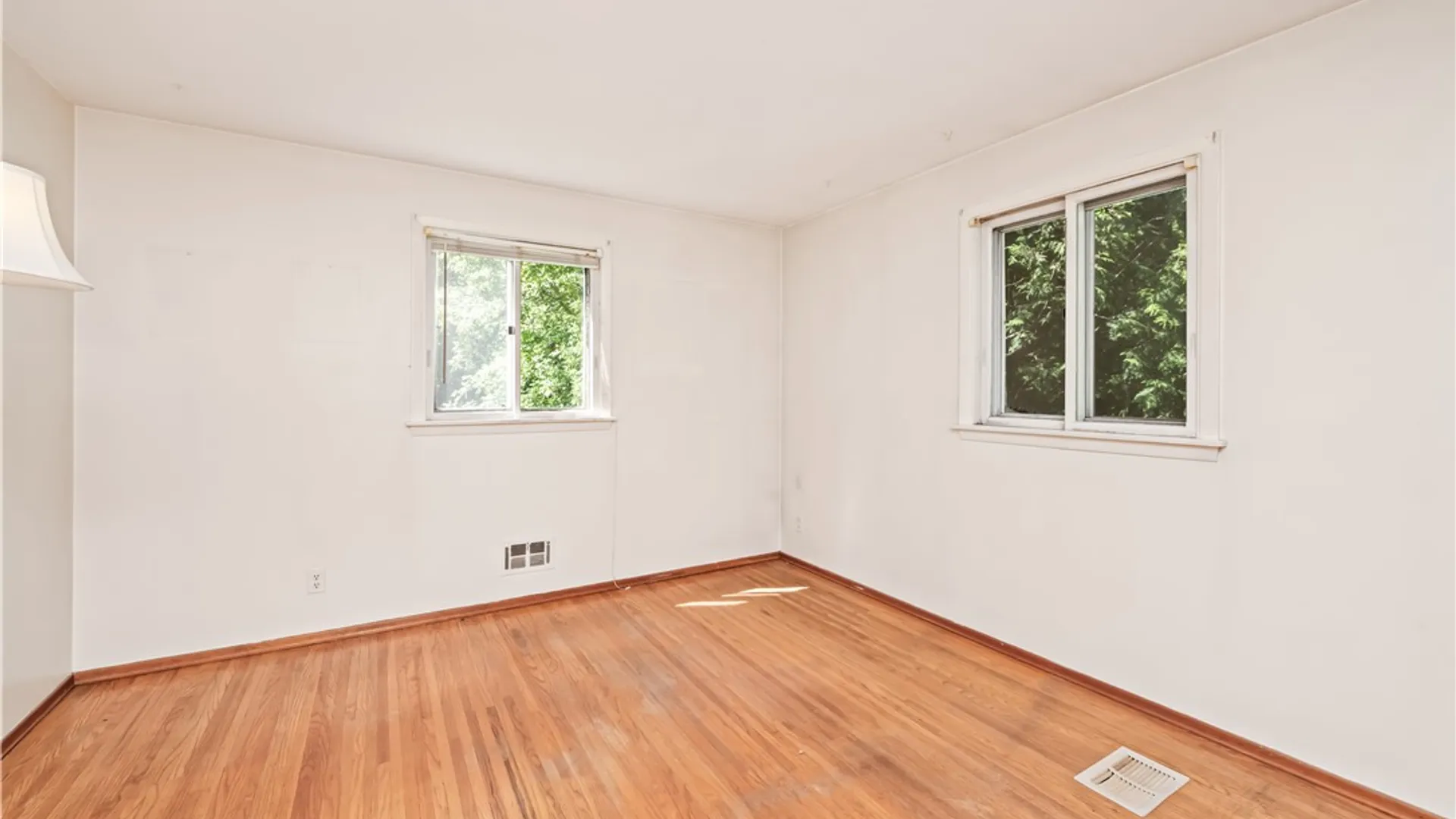 Property at 250 Lake Shore Boulevard Extension, Irondequoit, NY 14617 17