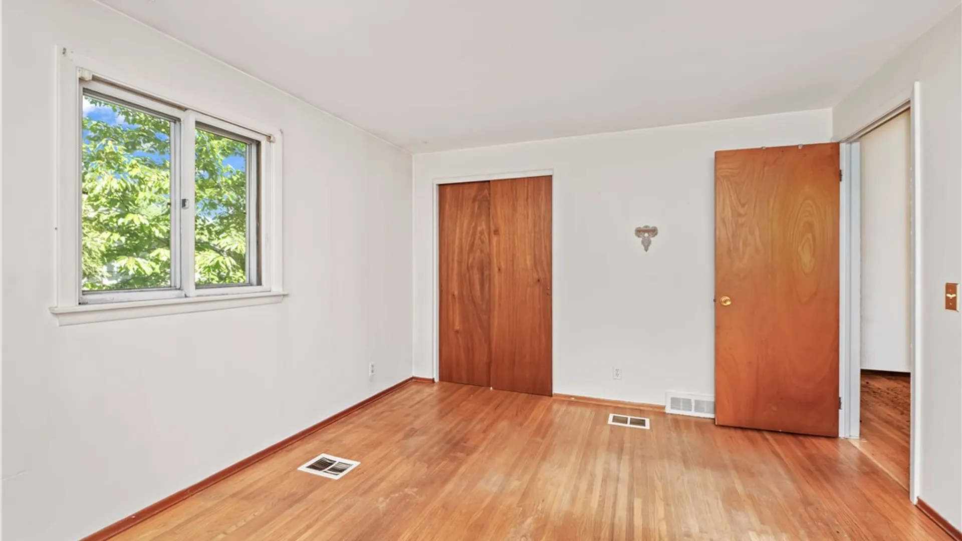 Property at 250 Lake Shore Boulevard Extension, Irondequoit, NY 14617 20