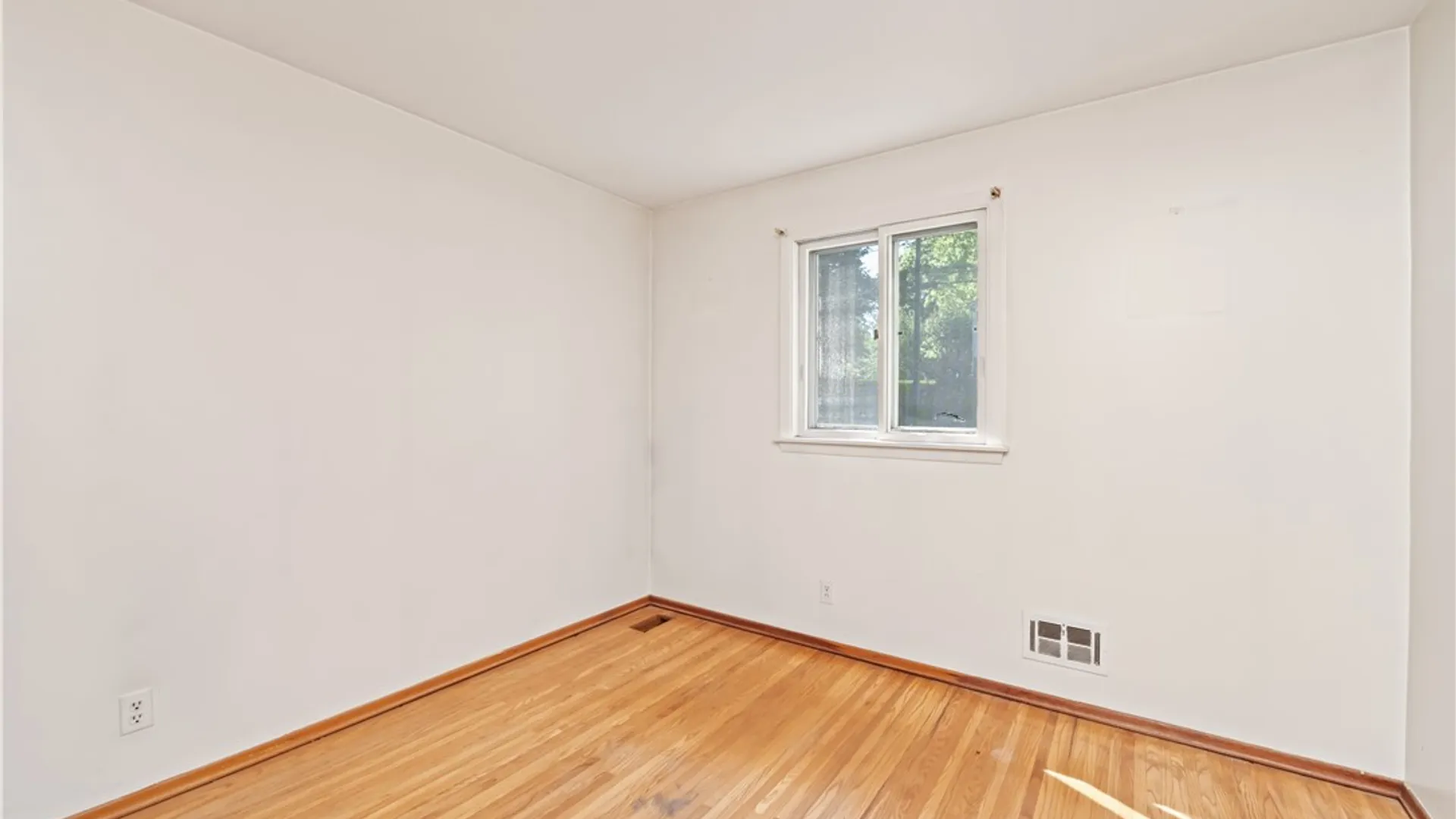Property at 250 Lake Shore Boulevard Extension, Irondequoit, NY 14617 21