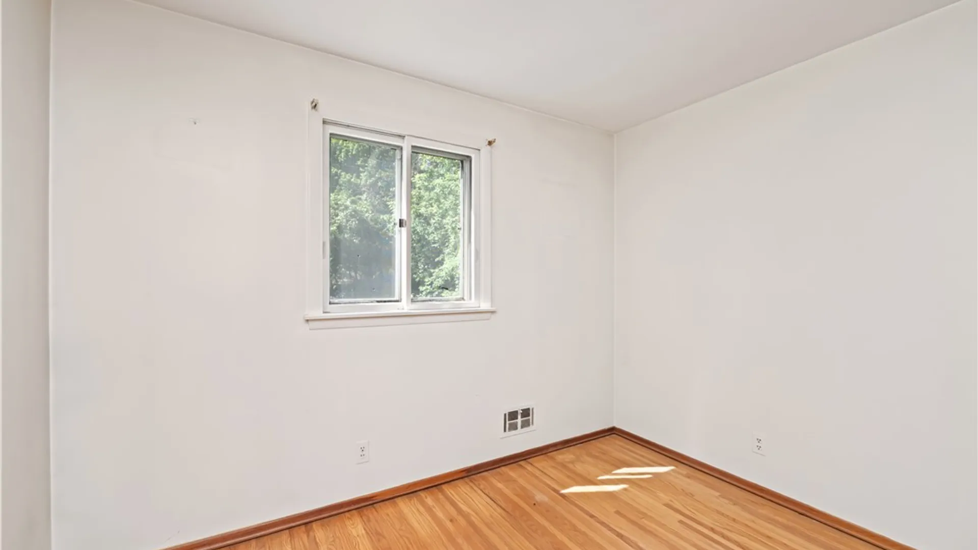 Property at 250 Lake Shore Boulevard Extension, Irondequoit, NY 14617 22