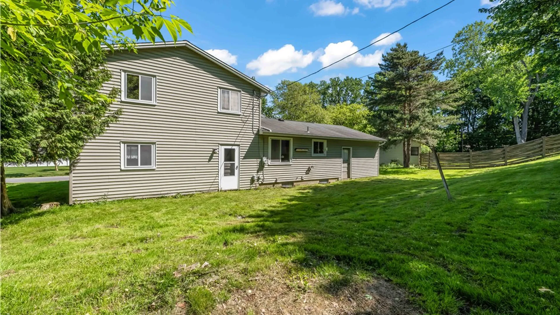 Property at 250 Lake Shore Boulevard Extension, Irondequoit, NY 14617 32