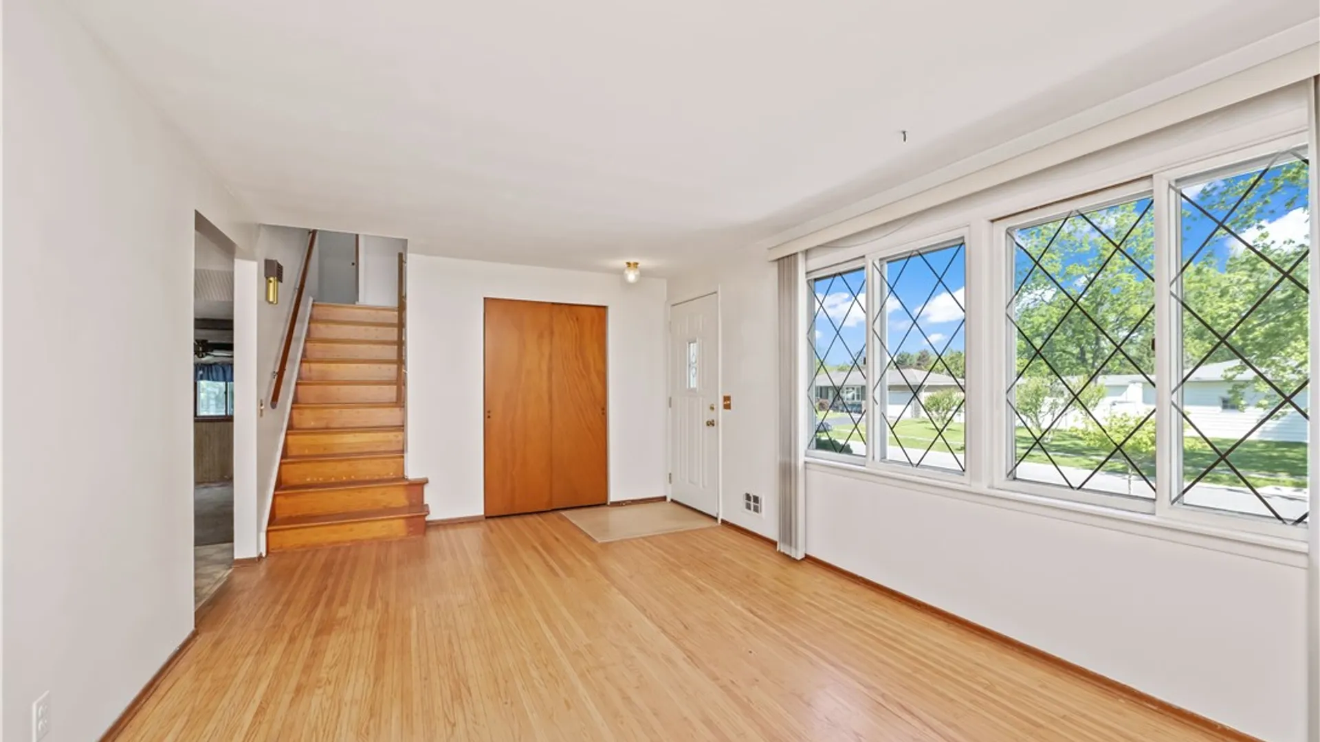 Property at 250 Lake Shore Boulevard Extension, Irondequoit, NY 14617 4