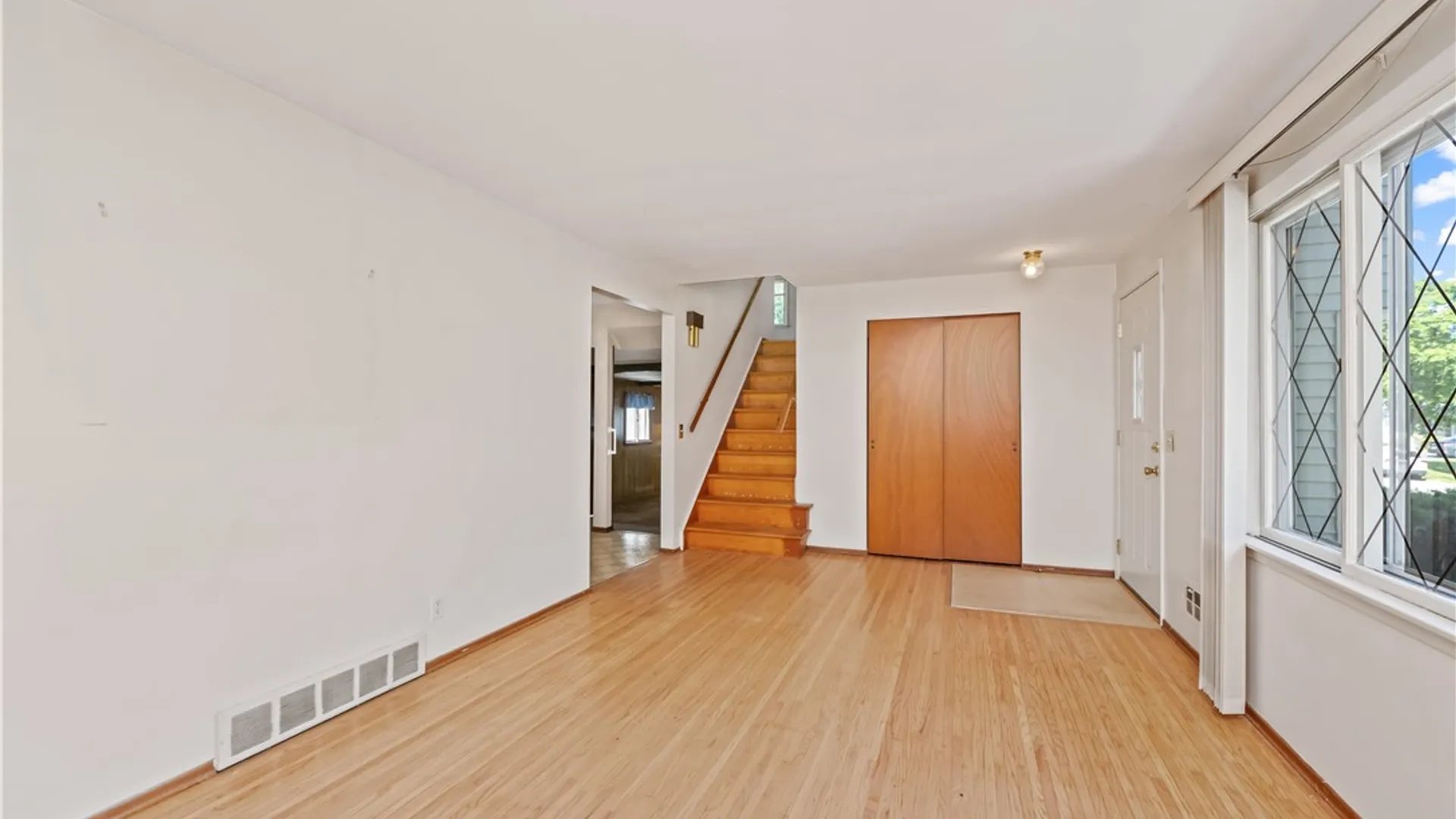 Property at 250 Lake Shore Boulevard Extension, Irondequoit, NY 14617 5