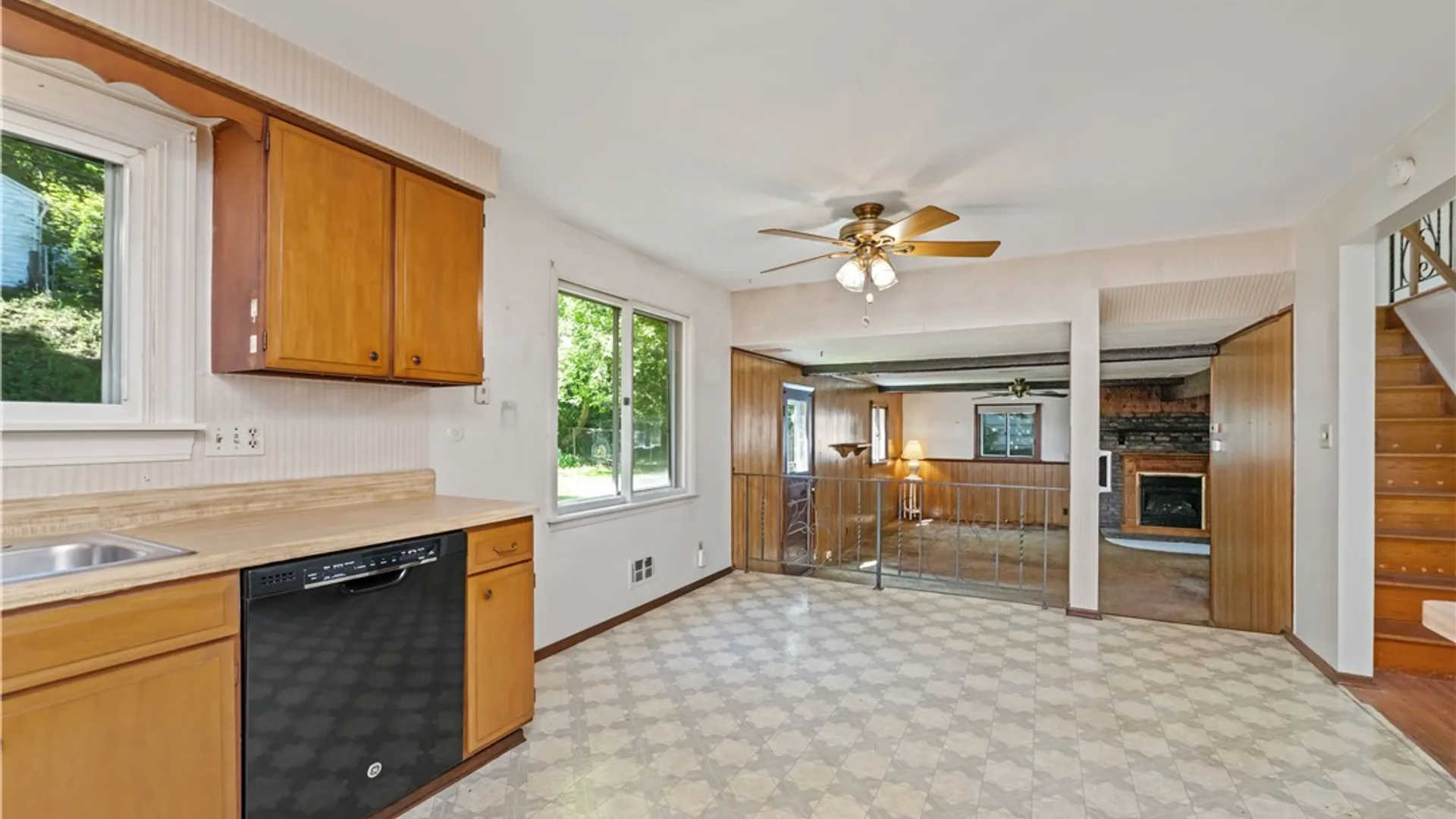 Property at 250 Lake Shore Boulevard Extension, Irondequoit, NY 14617 8