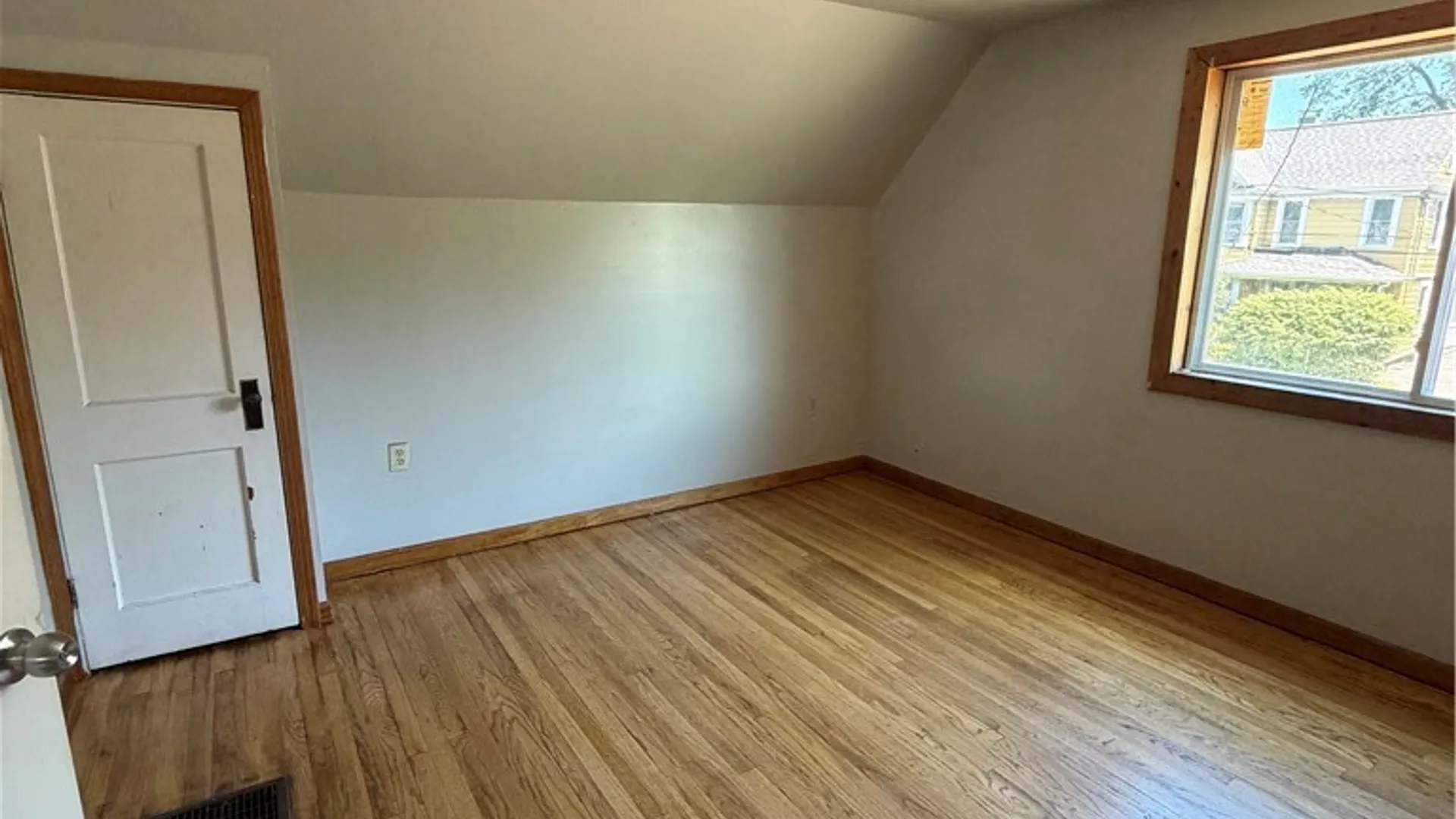 Property at 105 Murray Avenue, Syracuse, NY 13208 10