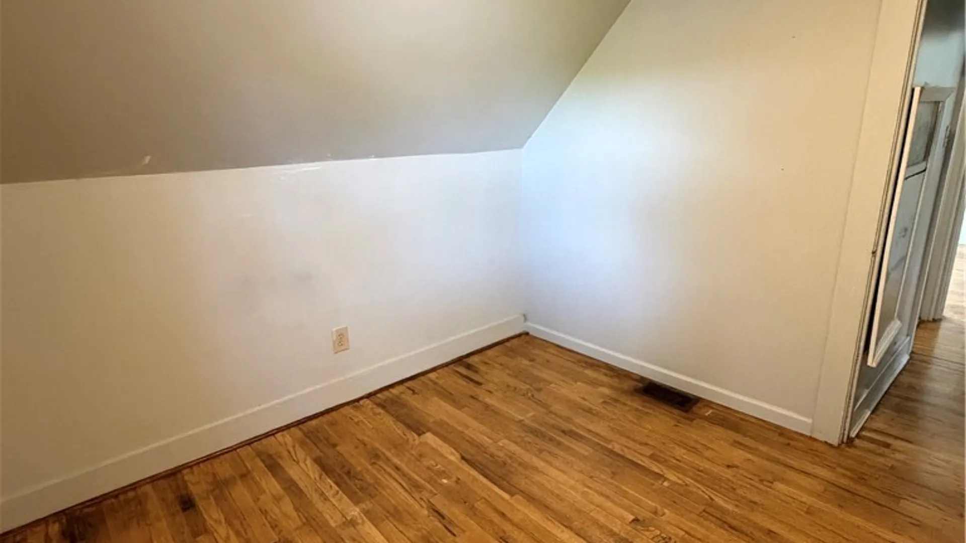 Property at 105 Murray Avenue, Syracuse, NY 13208 12