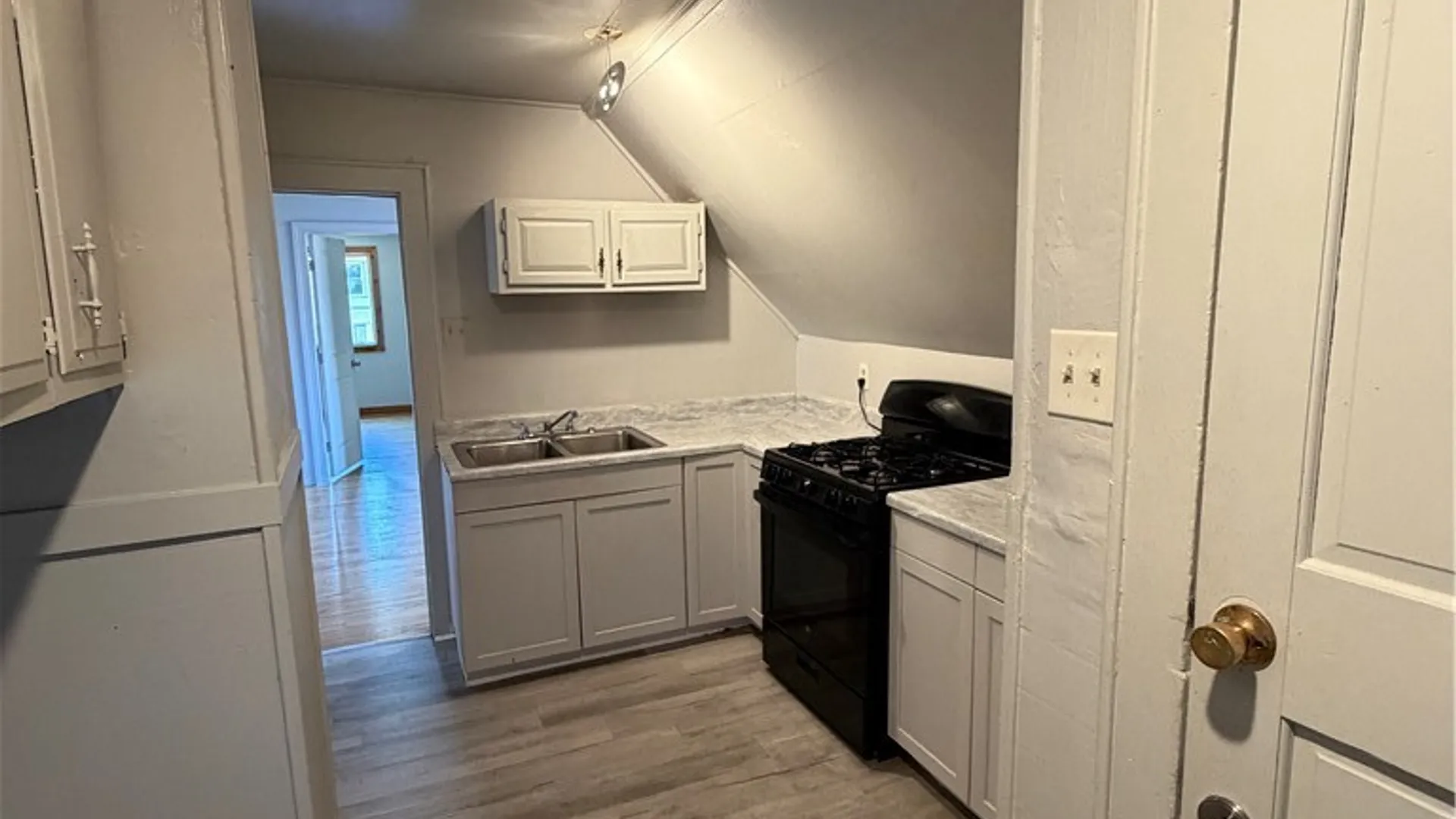 Property at 105 Murray Avenue, Syracuse, NY 13208 5