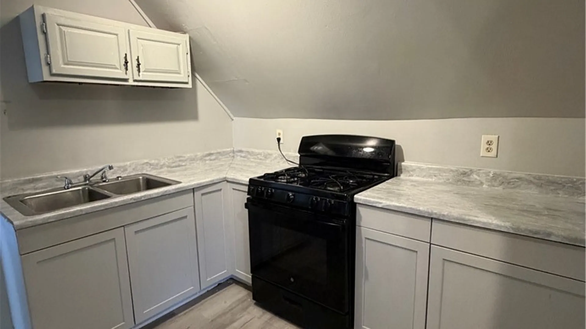 Property at 105 Murray Avenue, Syracuse, NY 13208 6