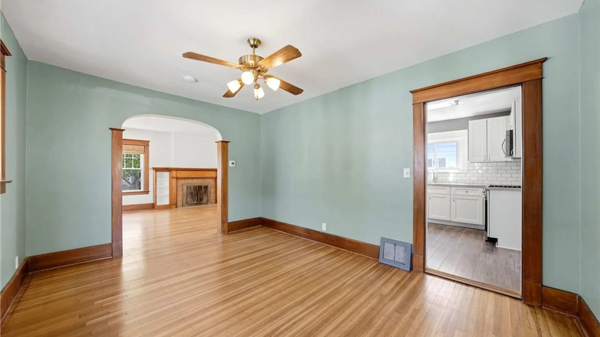 Property at 260 Warren Avenue, Tonawanda, NY 14217 11