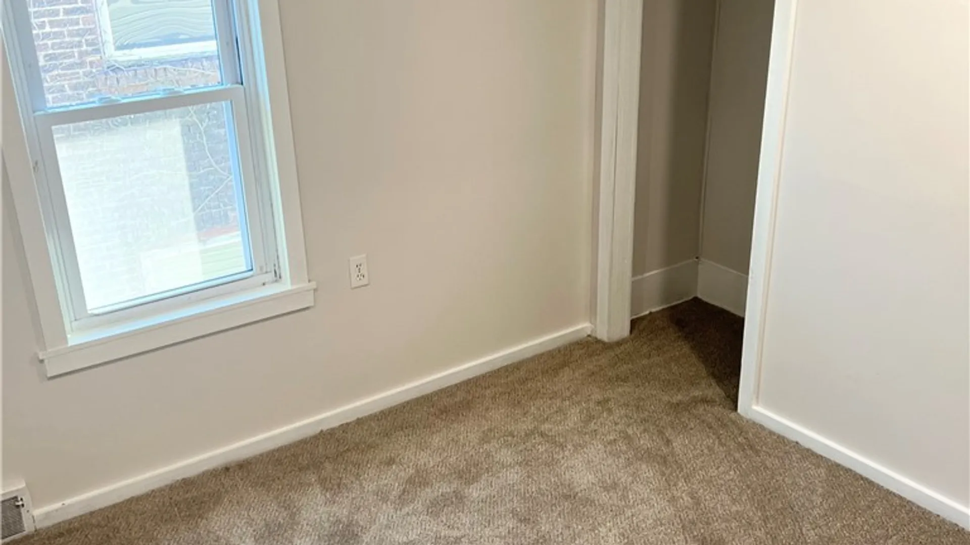 Property at 642 Ashland Avenue, Niagara Falls, NY 14301 3