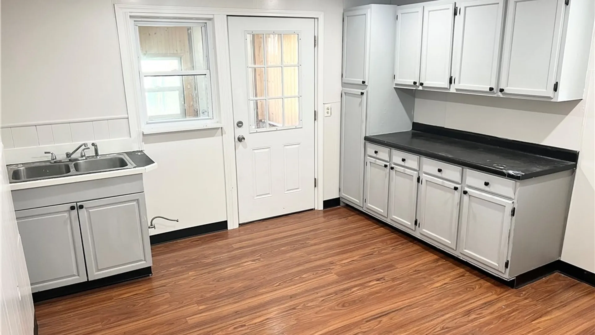 Property at 642 Ashland Avenue, Niagara Falls, NY 14301 4