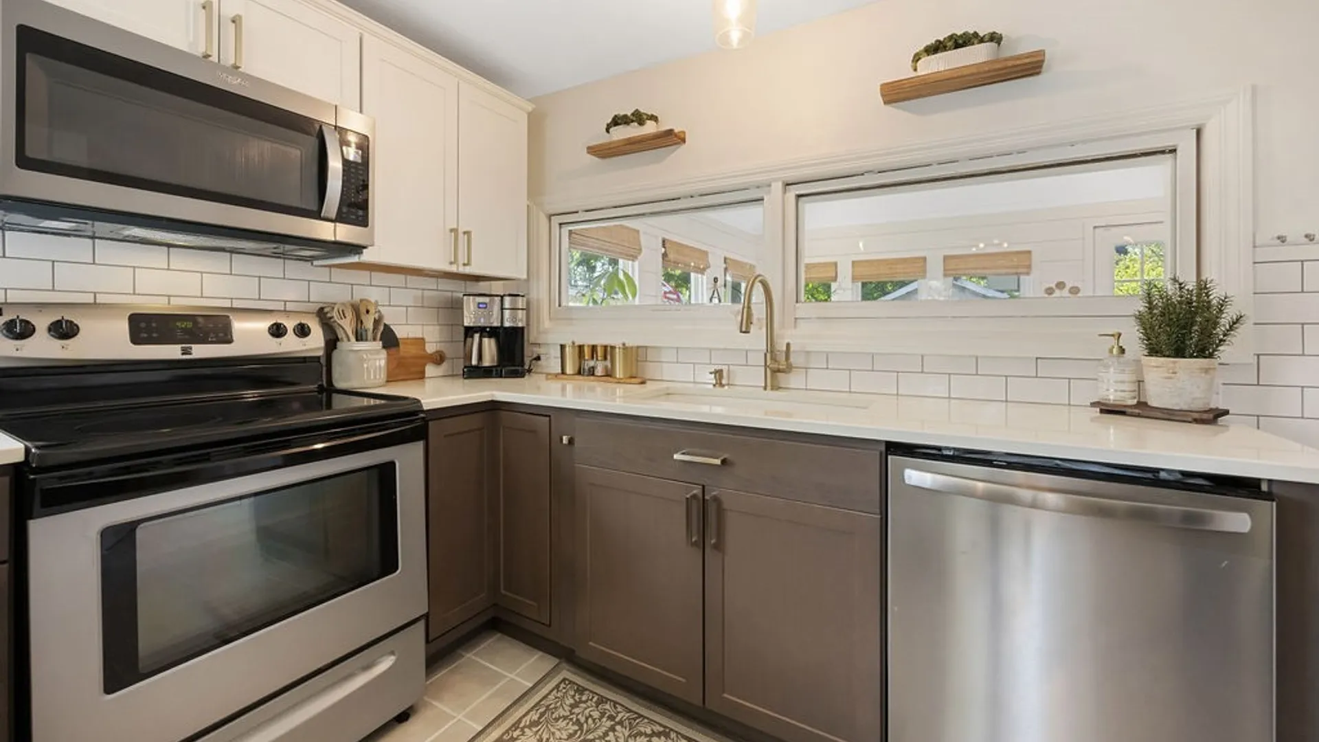 Property at 122 N Roosevelt Avenue, Salina, NY 13088 13
