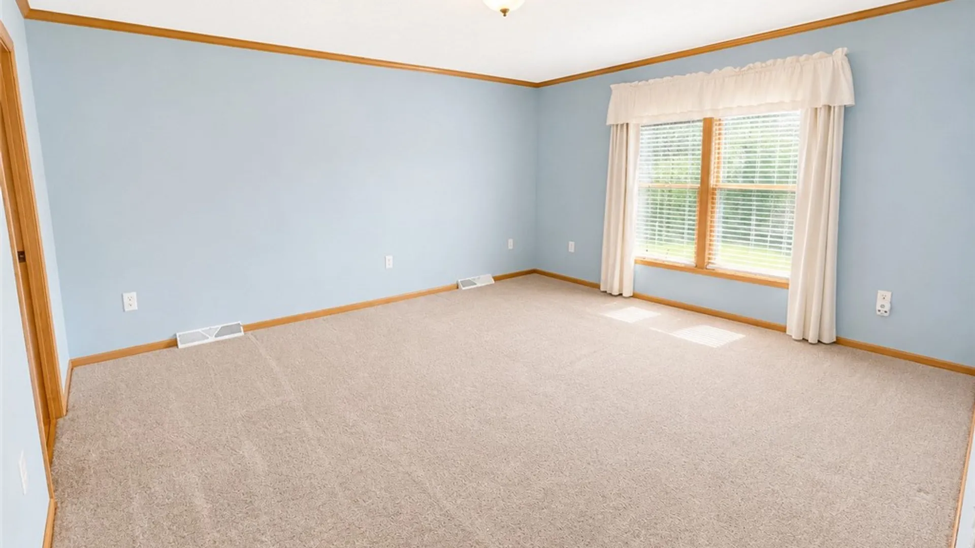 Property at 935 Ramada Drive, Victor, NY 14564 17