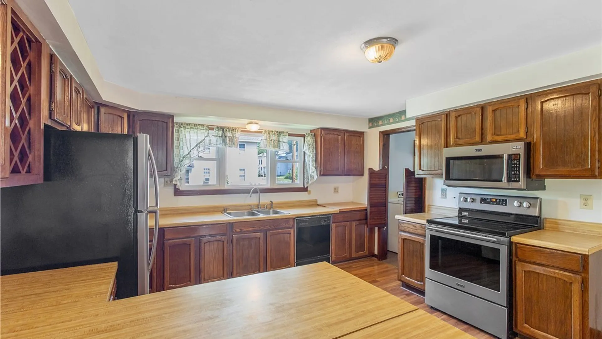 Property at 352 W 4th Street, Fulton, NY 13069 9